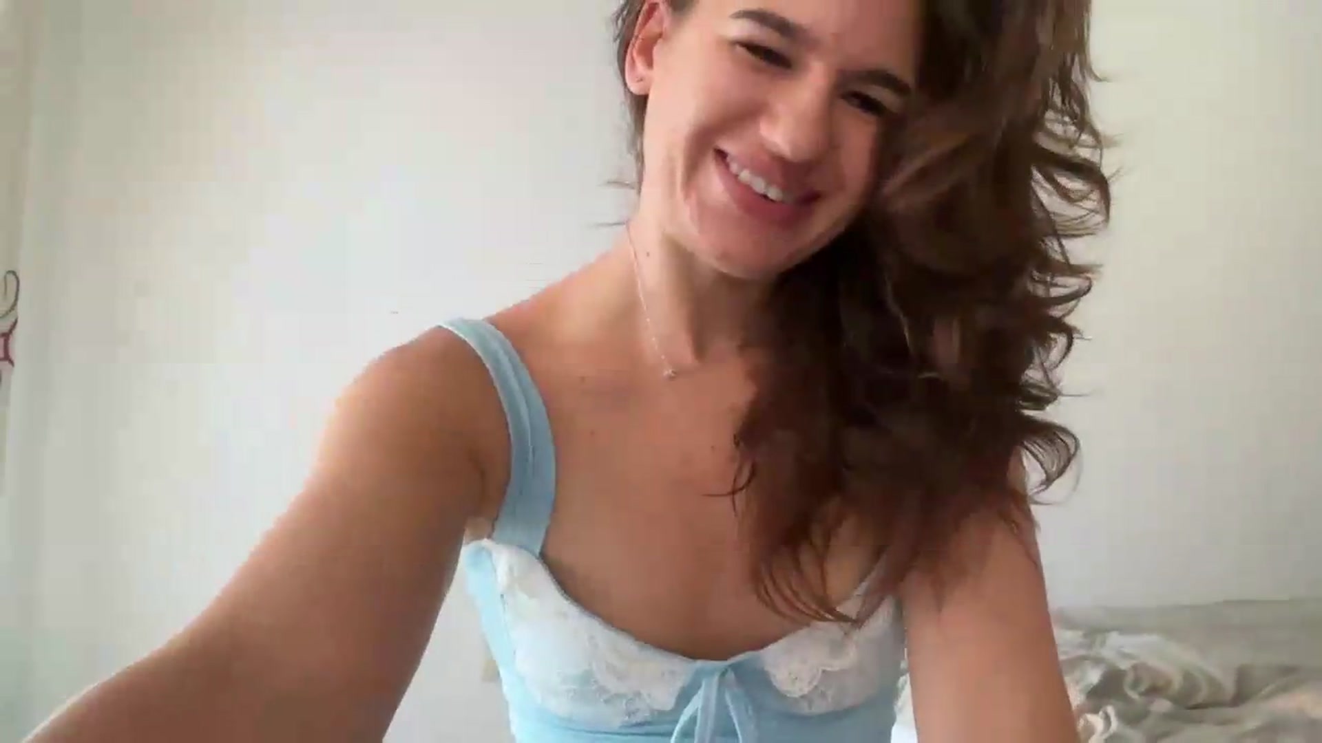 Gallery image thumbnail from Mary1One's myfreecams stream on, 08/01/2026, 14:31 image 14 of 20