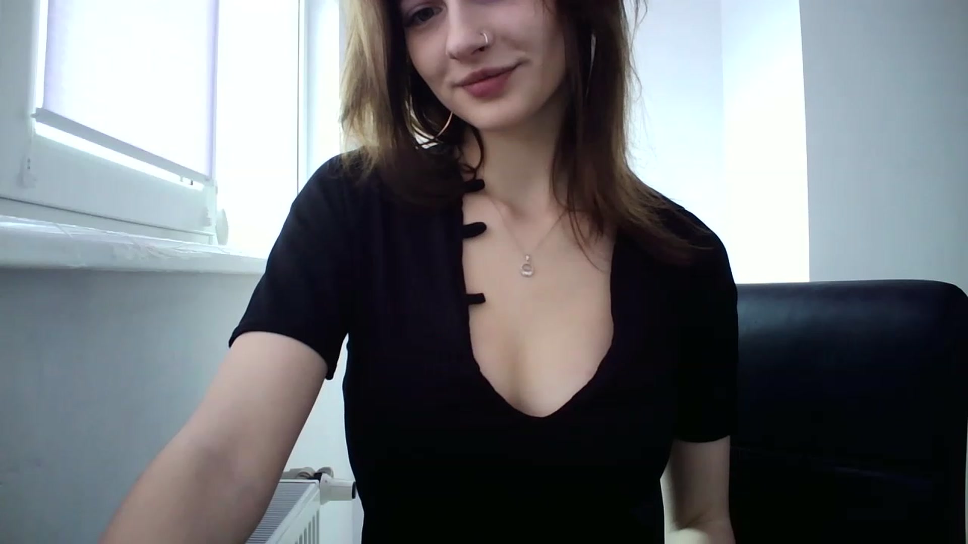 Gallery image thumbnail from MaryCoup's myfreecams stream on, 12/02/2022, 09:36 image 10 of 20