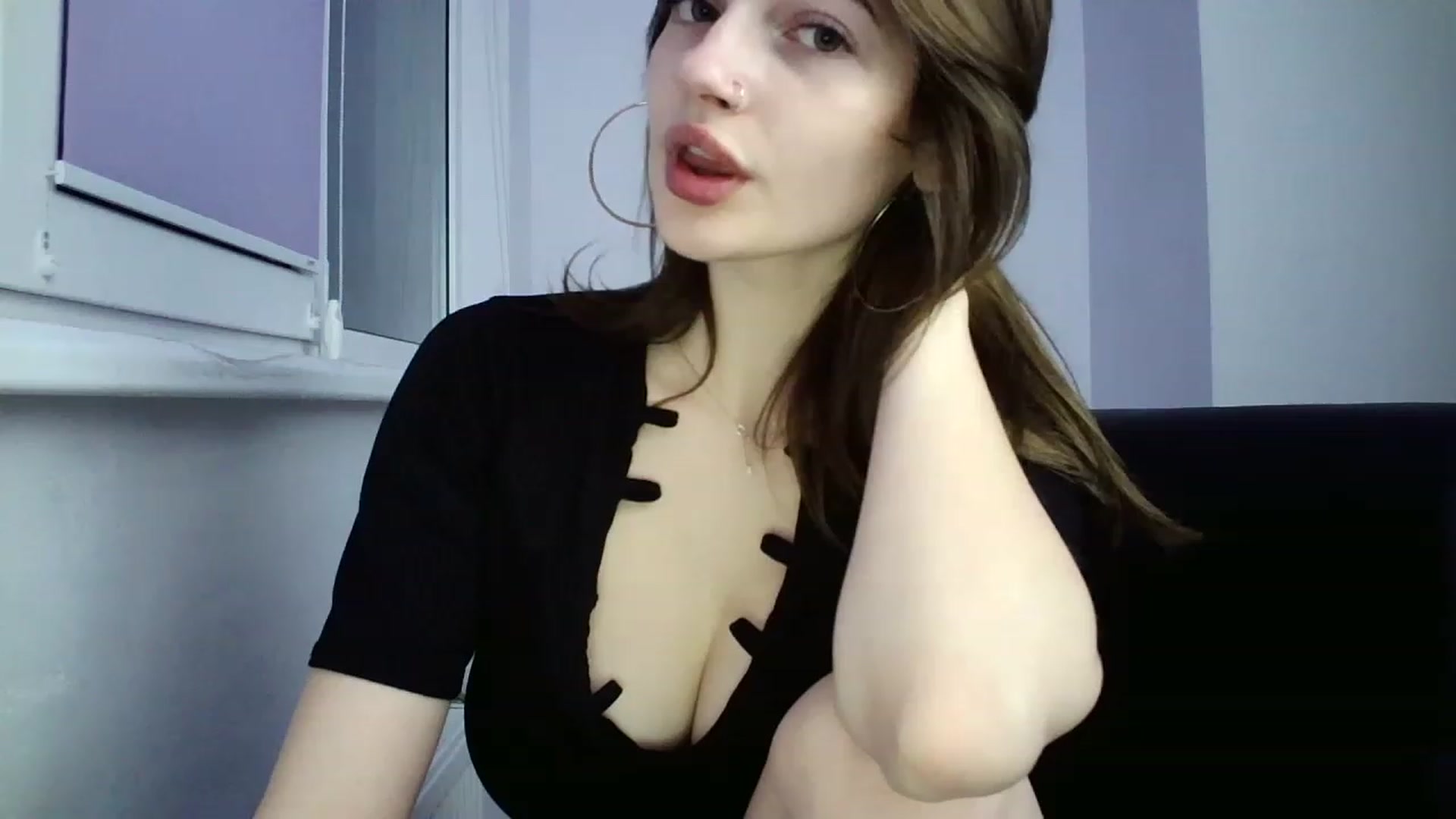 Gallery image thumbnail from MaryCoup's myfreecams stream on, 12/11/2022, 18:11 image 11 of 20