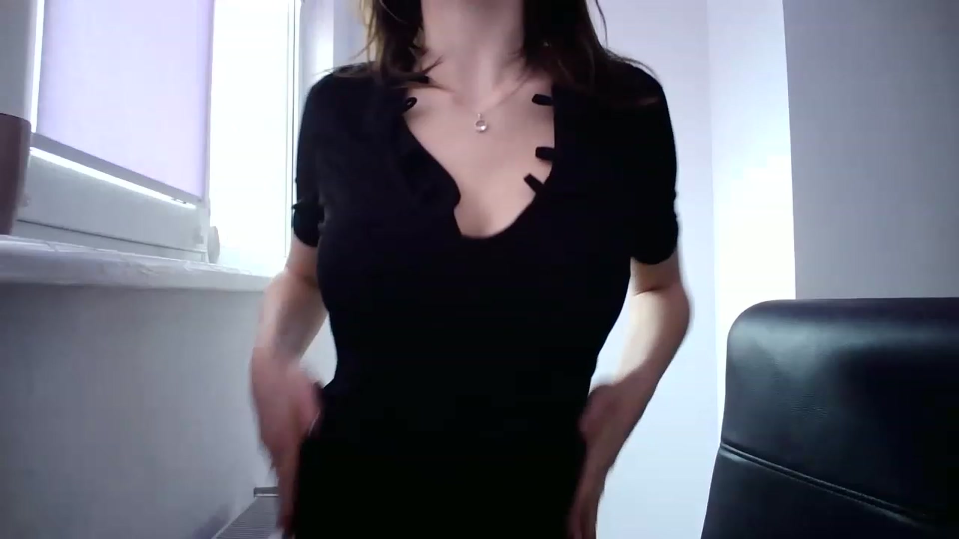 Gallery image thumbnail from MaryCoup's myfreecams stream on, 12/15/2022, 11:40 image 16 of 20