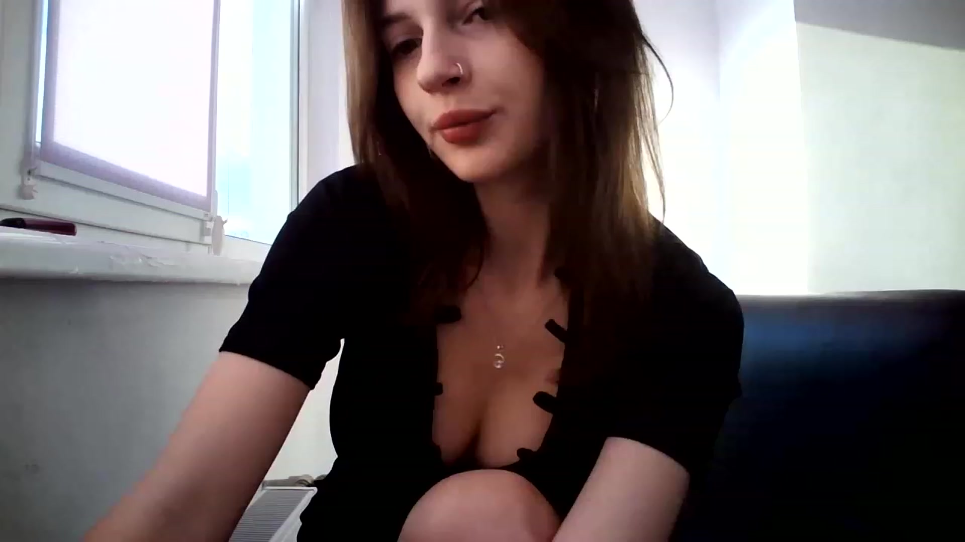 Gallery image thumbnail from MaryCoup's myfreecams stream on, 12/19/2022, 13:11 image 12 of 20