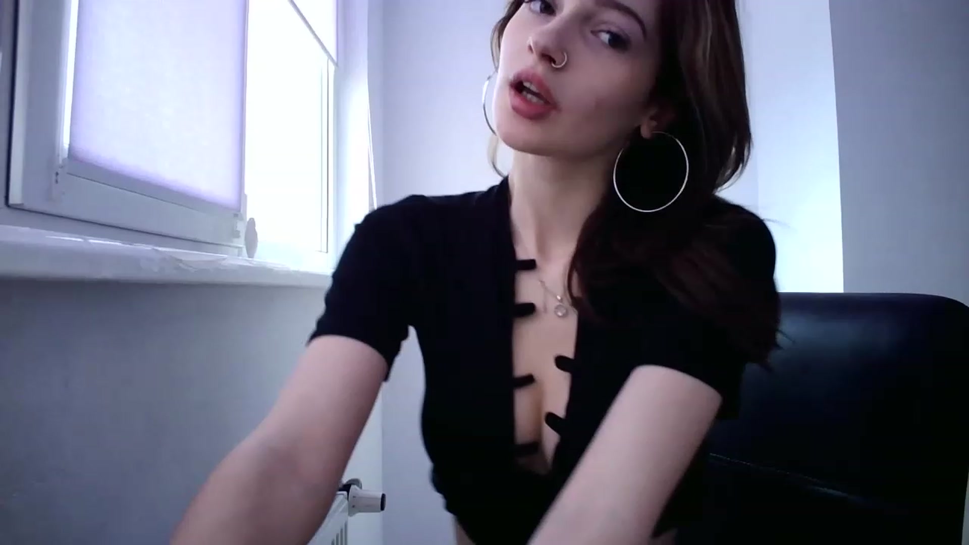 Gallery image thumbnail from MaryCoup's myfreecams stream on, 02/27/2023, 13:30 image 17 of 20