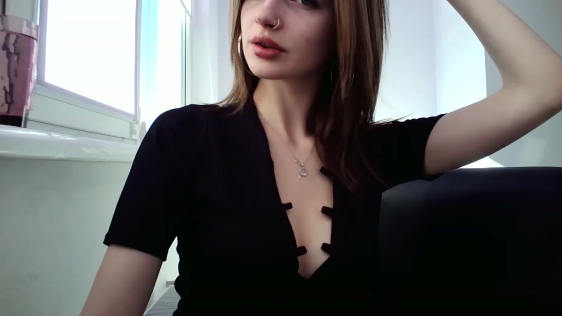 Gallery image thumbnail from MaryCoup's myfreecams stream on, 03/01/2023, 12:32 image 17 of 20