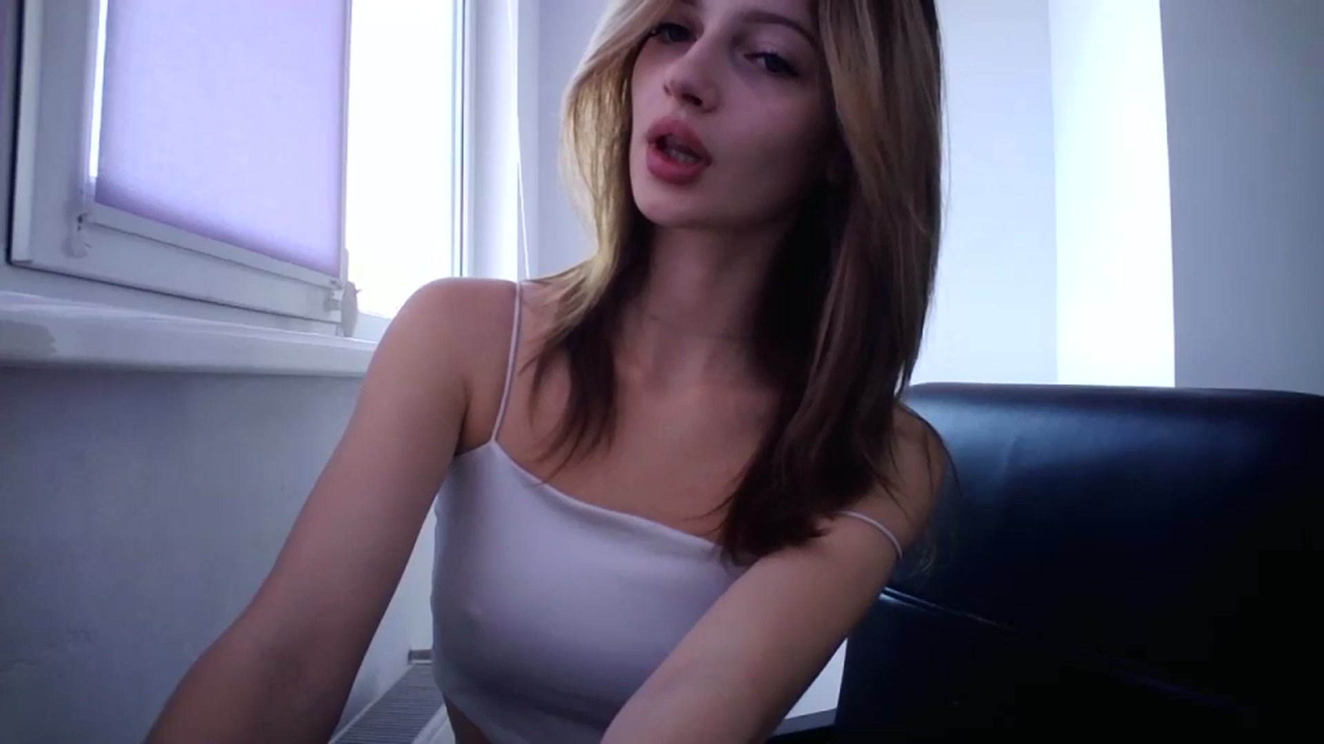 Gallery image thumbnail from MaryCoup's myfreecams stream on, 10/17/2023, 08:08 image 10 of 20