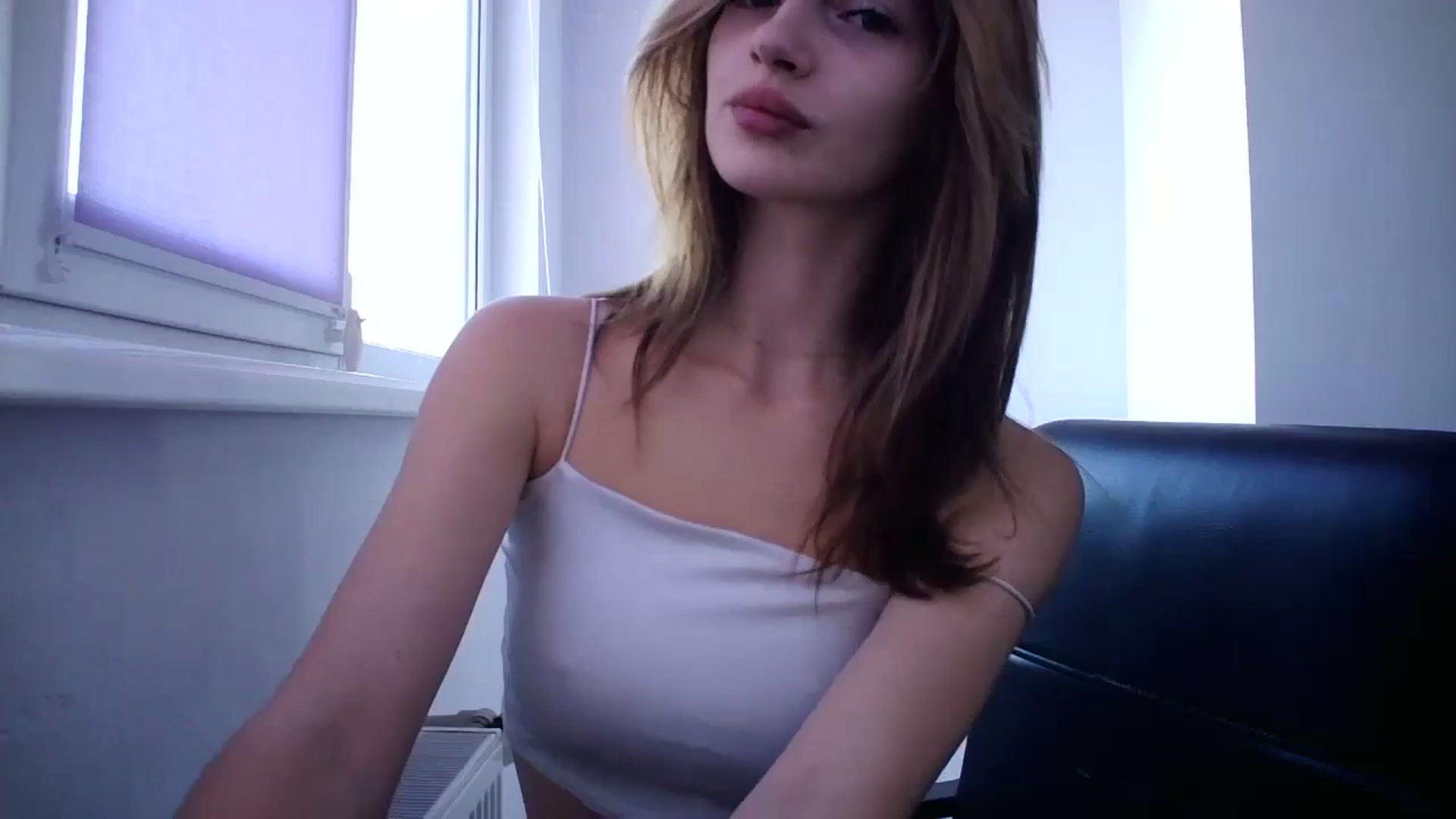Gallery image thumbnail from MaryCoup's myfreecams stream on, 10/17/2023, 08:08 image 1 of 20