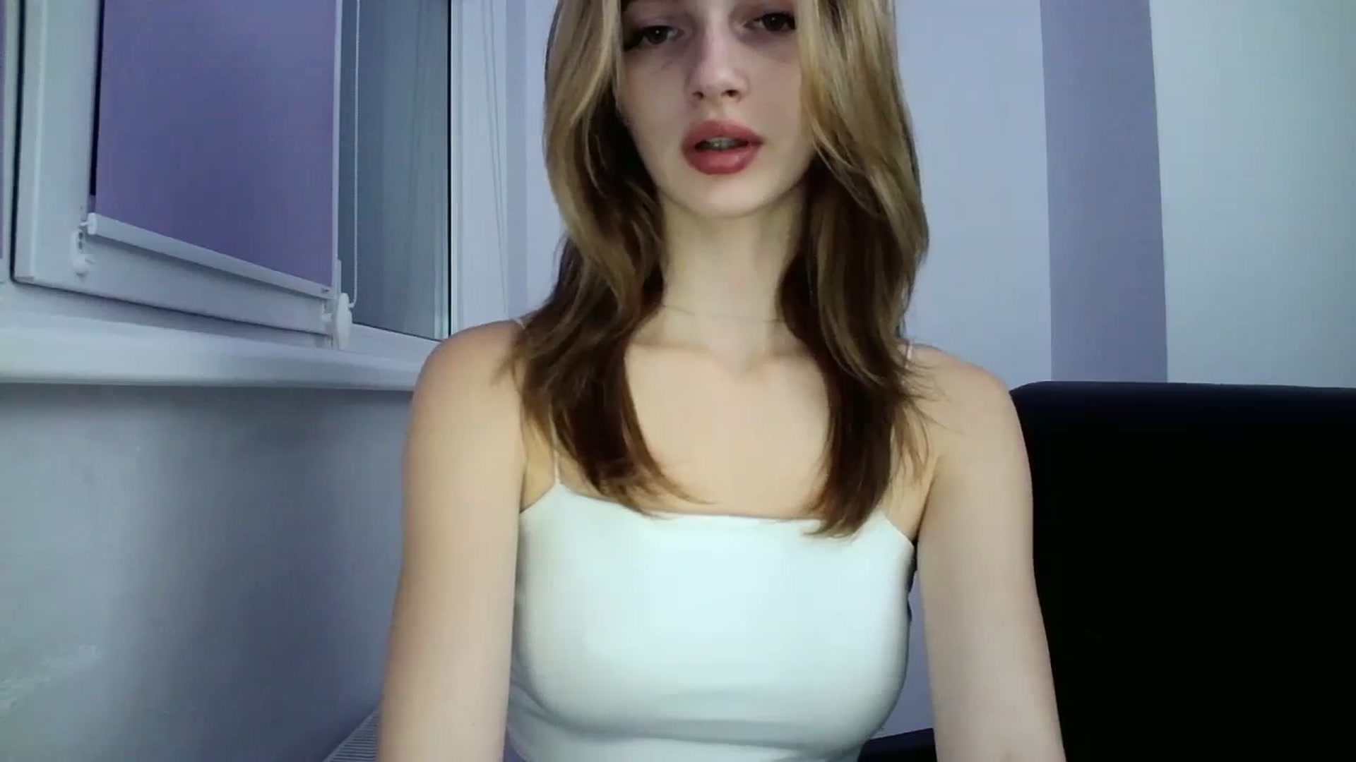 Gallery image thumbnail from MaryCoup's myfreecams stream on, 10/19/2023, 17:34 image 6 of 20