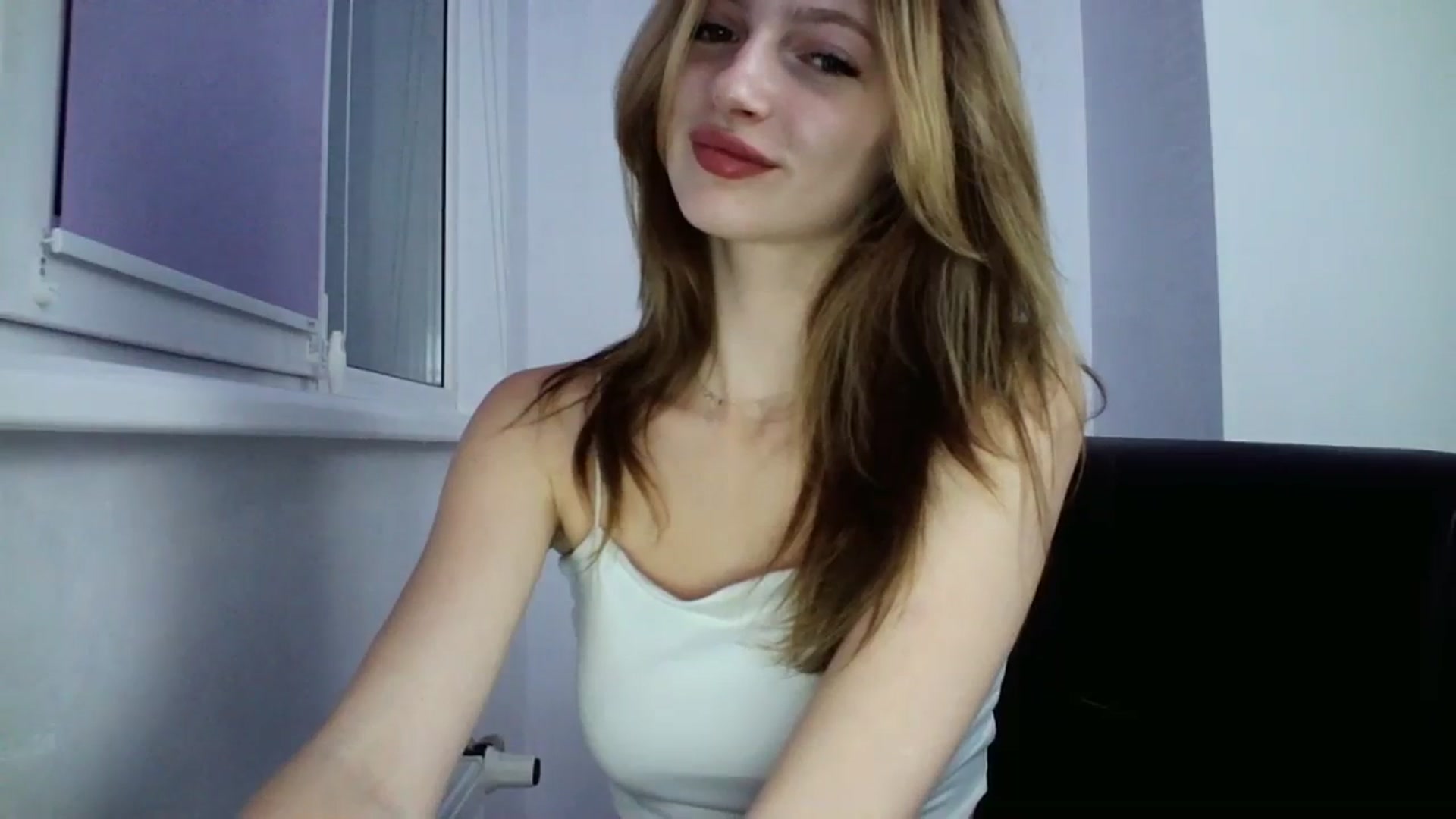 Gallery image thumbnail from MaryCoup's myfreecams stream on, 10/24/2023, 17:11 image 18 of 20