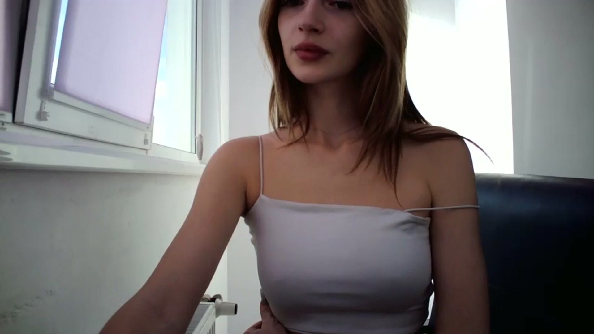 Gallery image thumbnail from MaryCoup's myfreecams stream on, 10/31/2023, 11:15 image 16 of 20