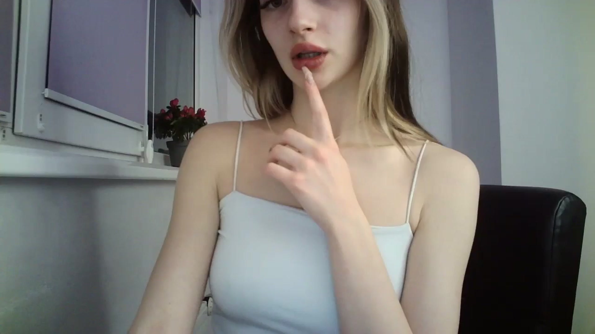 Gallery image thumbnail from MaryCoup's myfreecams stream on, 03/11/2024, 22:53 image 16 of 20