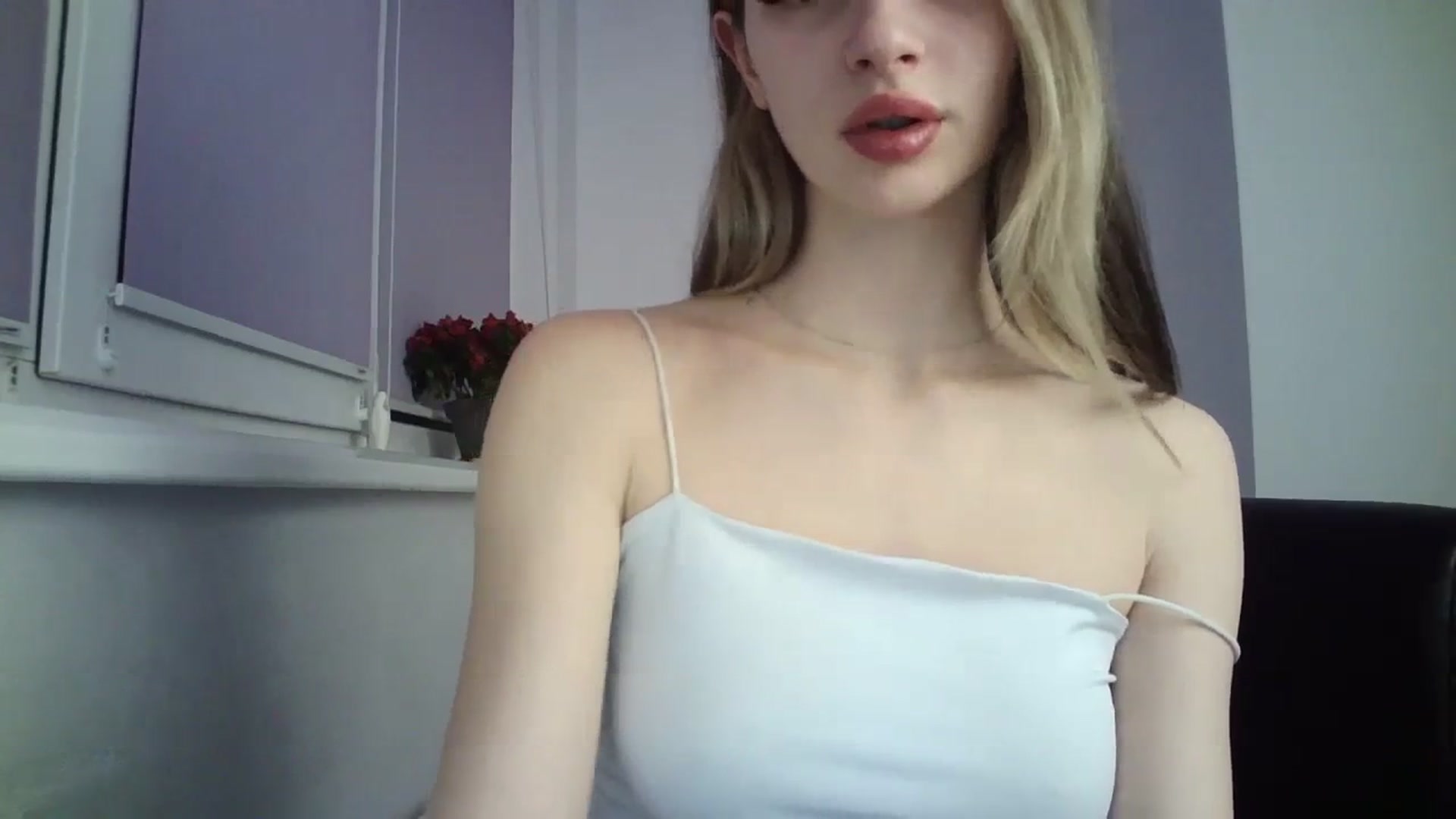 Gallery image thumbnail from MaryCoup's myfreecams stream on, 03/19/2024, 17:38 image 14 of 20
