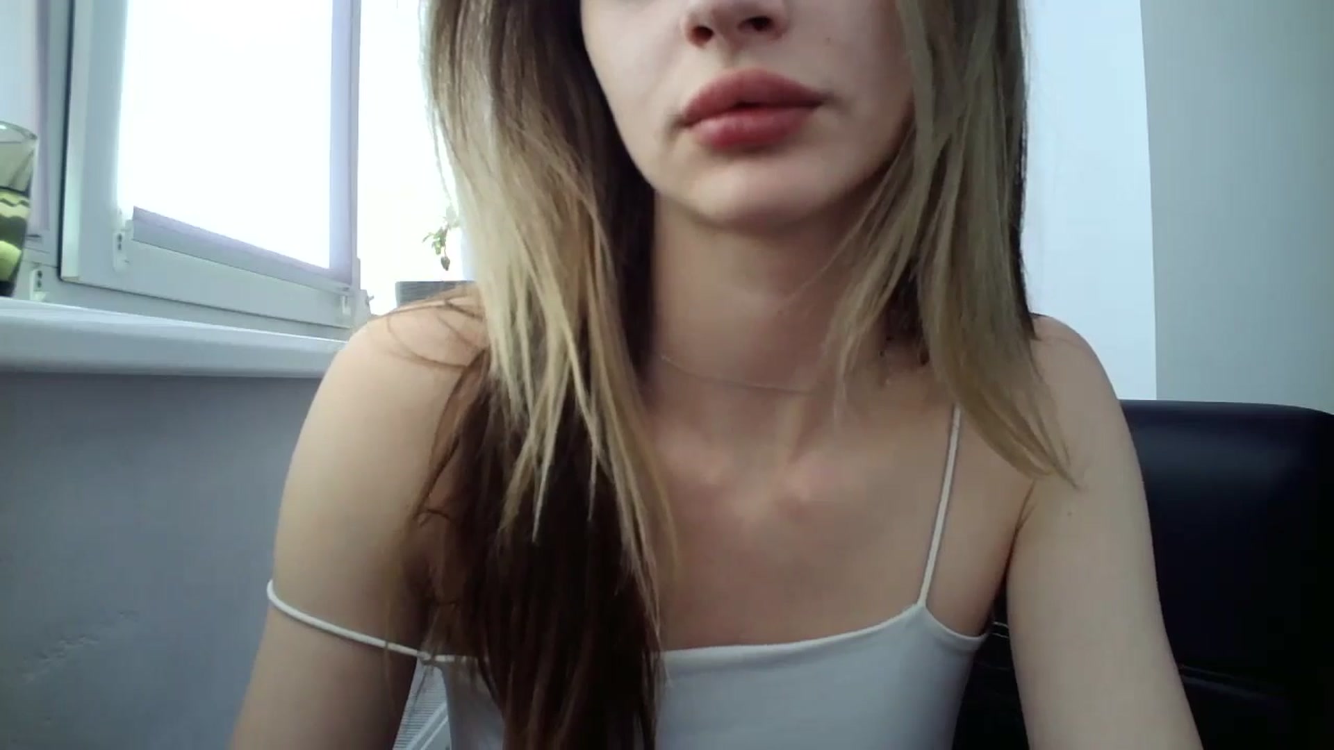 Gallery image thumbnail from MaryCoup's myfreecams stream on, 05/17/2024, 15:04 image 11 of 20