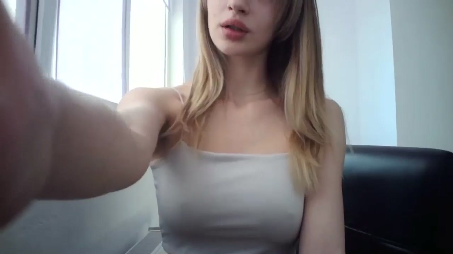Gallery image thumbnail from MaryCoup's myfreecams stream on, 05/22/2024, 13:29 image 4 of 20