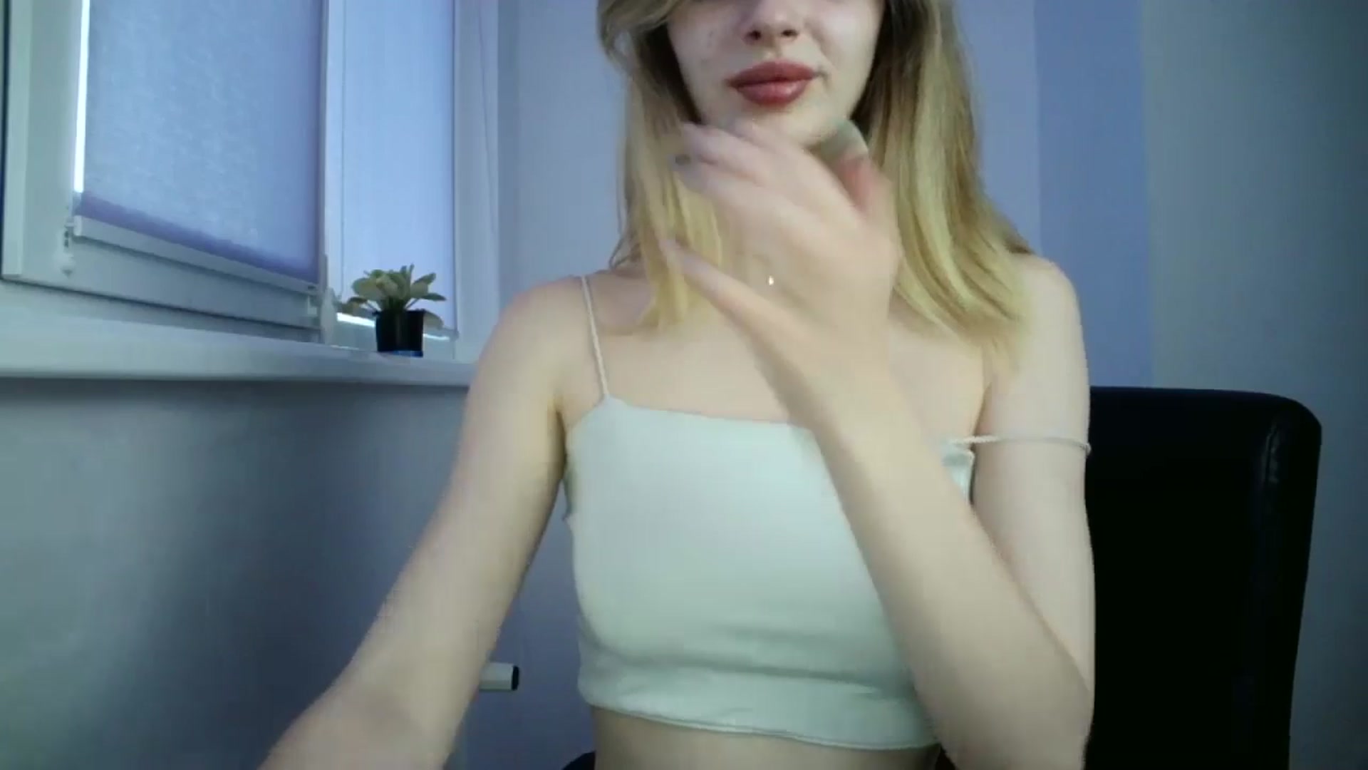 Gallery image thumbnail from MaryCoup's myfreecams stream on, 06/12/2024, 18:01 image 10 of 20