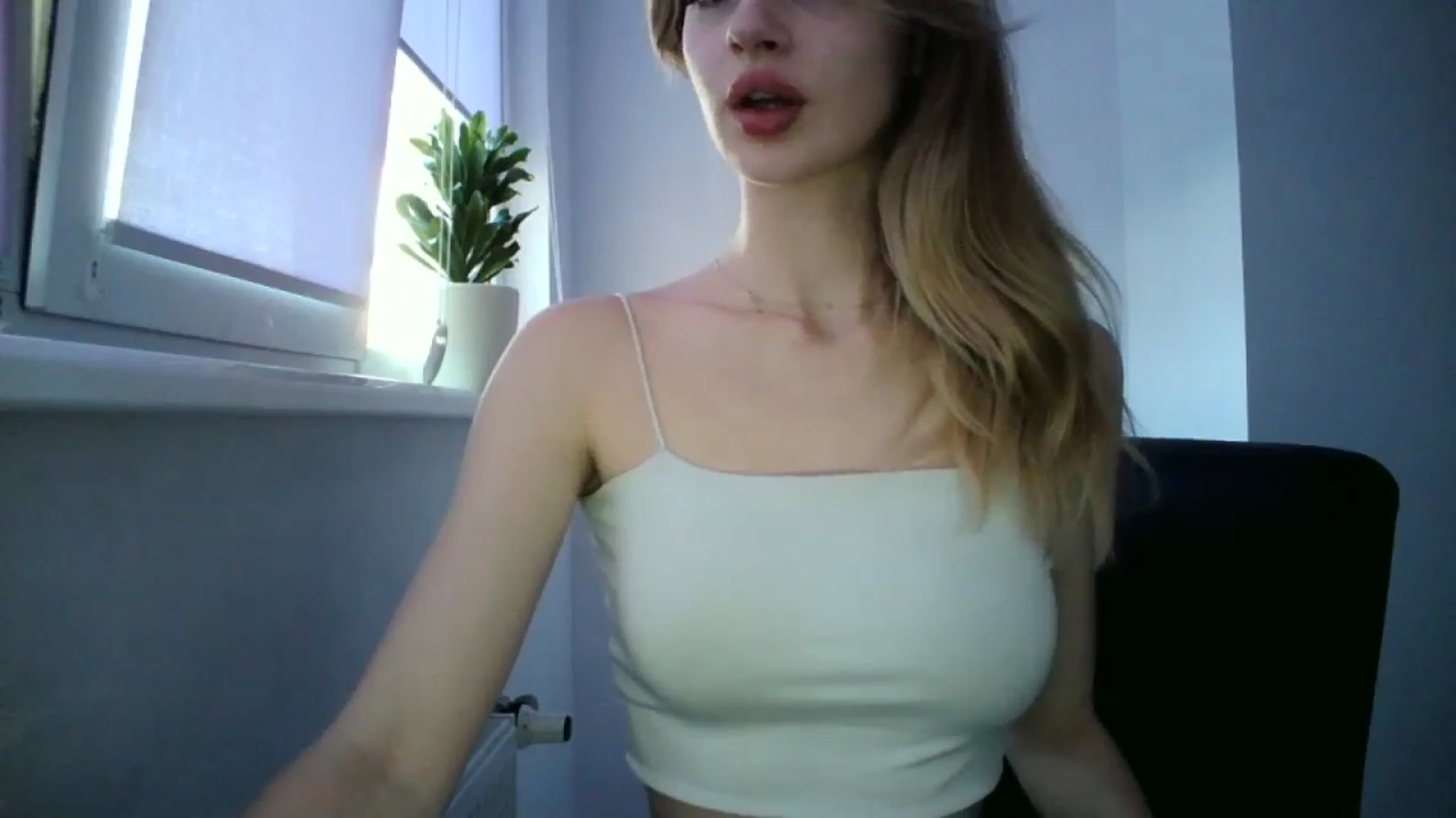 Gallery image thumbnail from MaryCoup's myfreecams stream on, 06/16/2024, 18:05 image 4 of 20