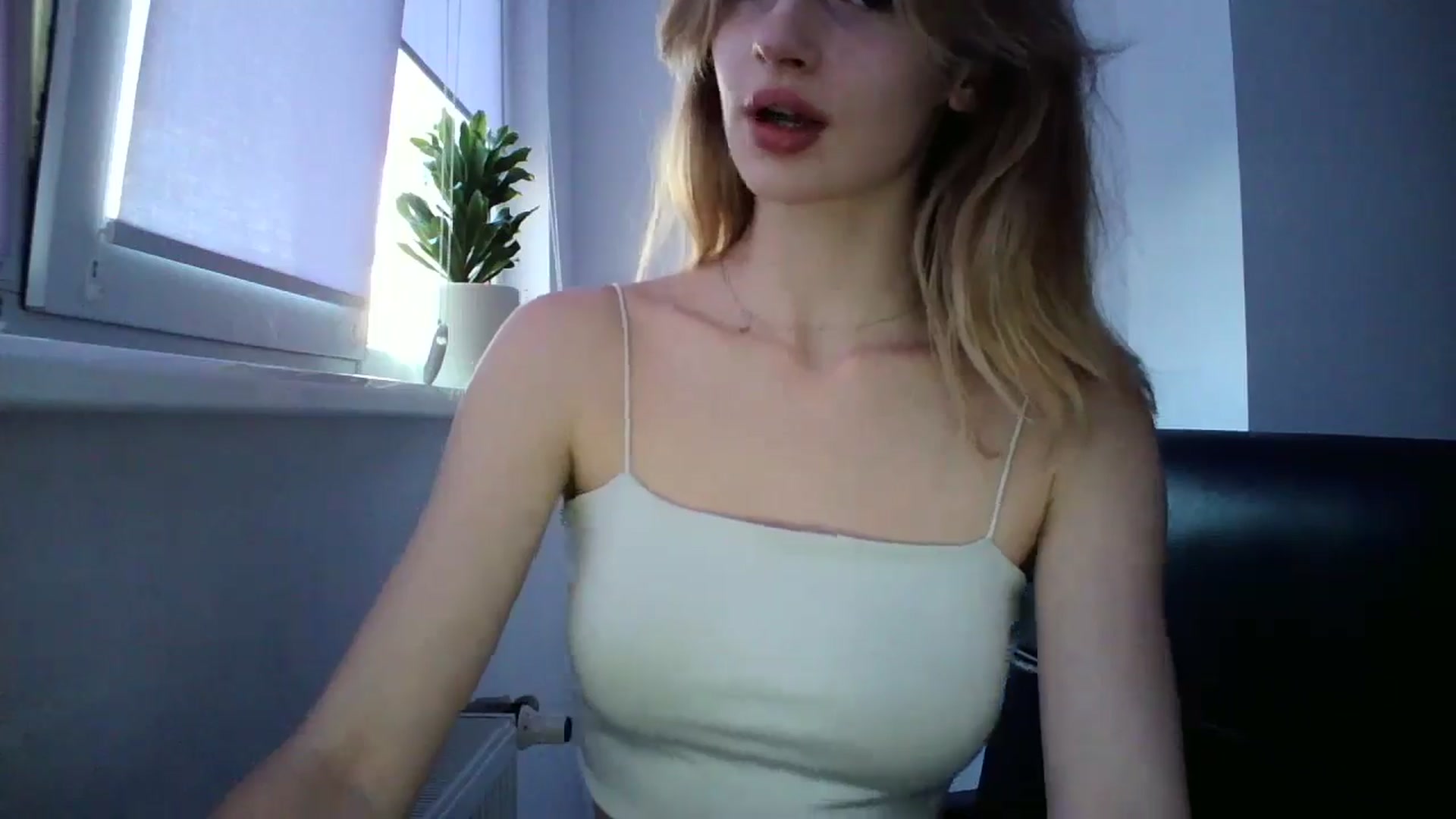 Gallery image thumbnail from MaryCoup's myfreecams stream on, 06/16/2024, 18:05 image 5 of 20
