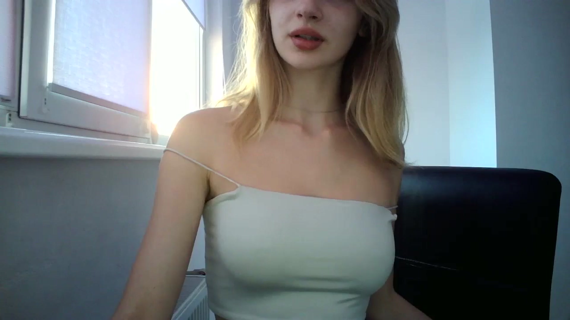 Gallery image thumbnail from MaryCoup's myfreecams stream on, 06/24/2024, 17:50 image 4 of 20