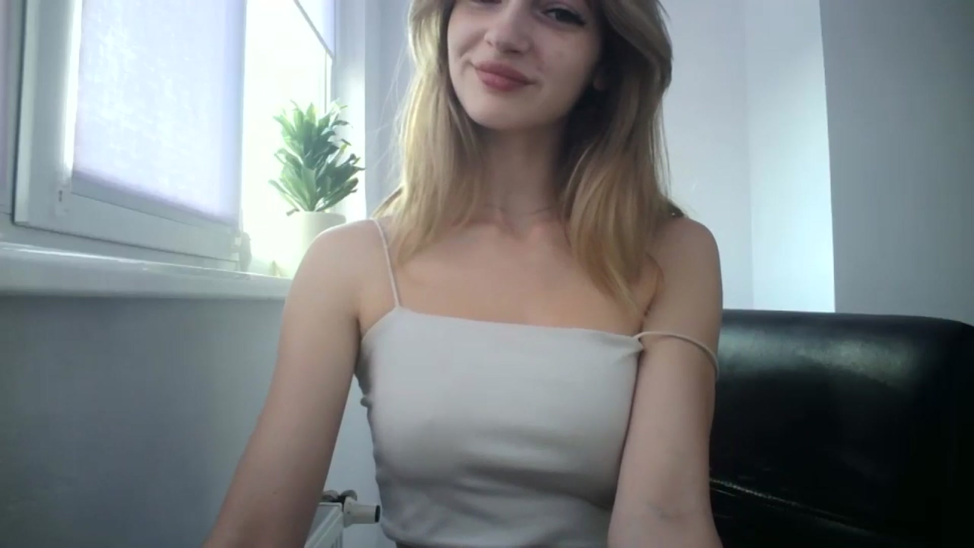 Gallery image thumbnail from MaryCoup's myfreecams stream on, 07/20/2024, 15:23 image 10 of 20