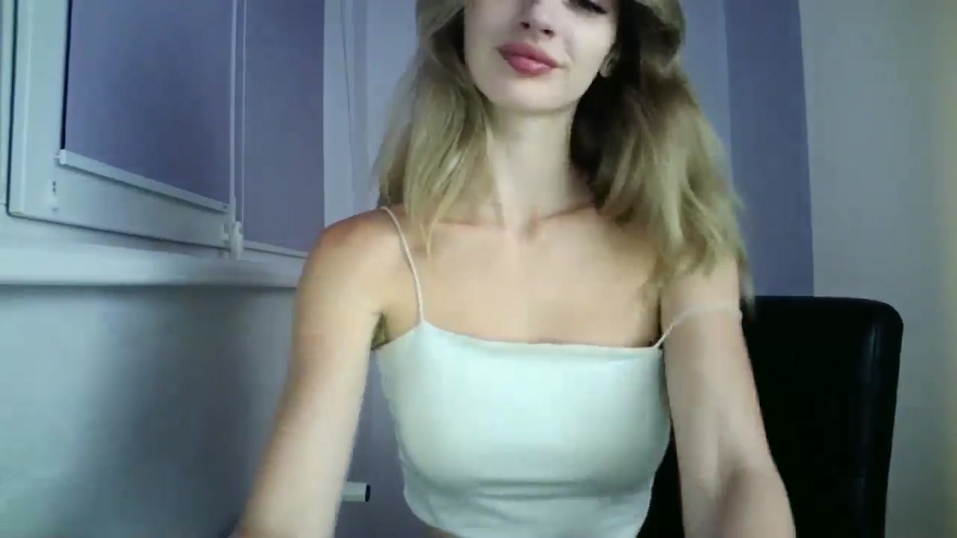 Gallery image thumbnail from MaryCoup's myfreecams stream on, 08/04/2024, 19:40 image 4 of 20