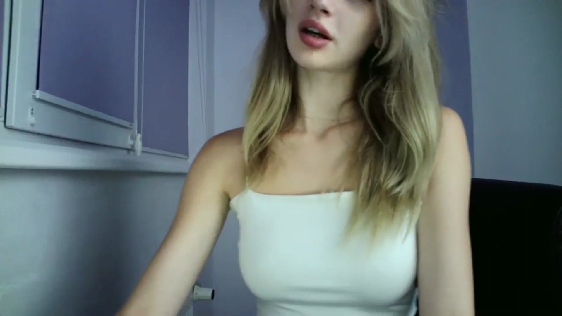 Gallery image thumbnail from MaryCoup's myfreecams stream on, 08/08/2024, 21:24 image 10 of 20