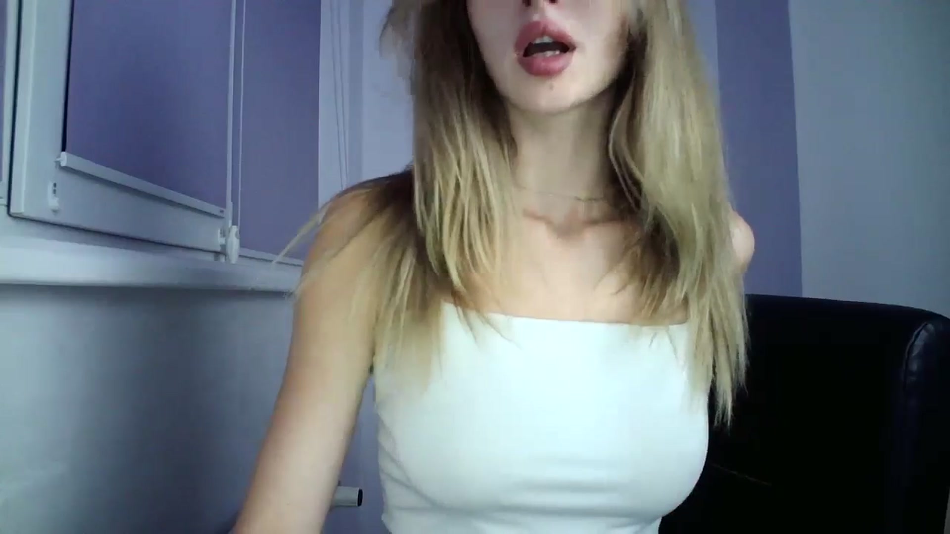 Gallery image thumbnail from MaryCoup's myfreecams stream on, 08/08/2024, 21:41 image 10 of 20