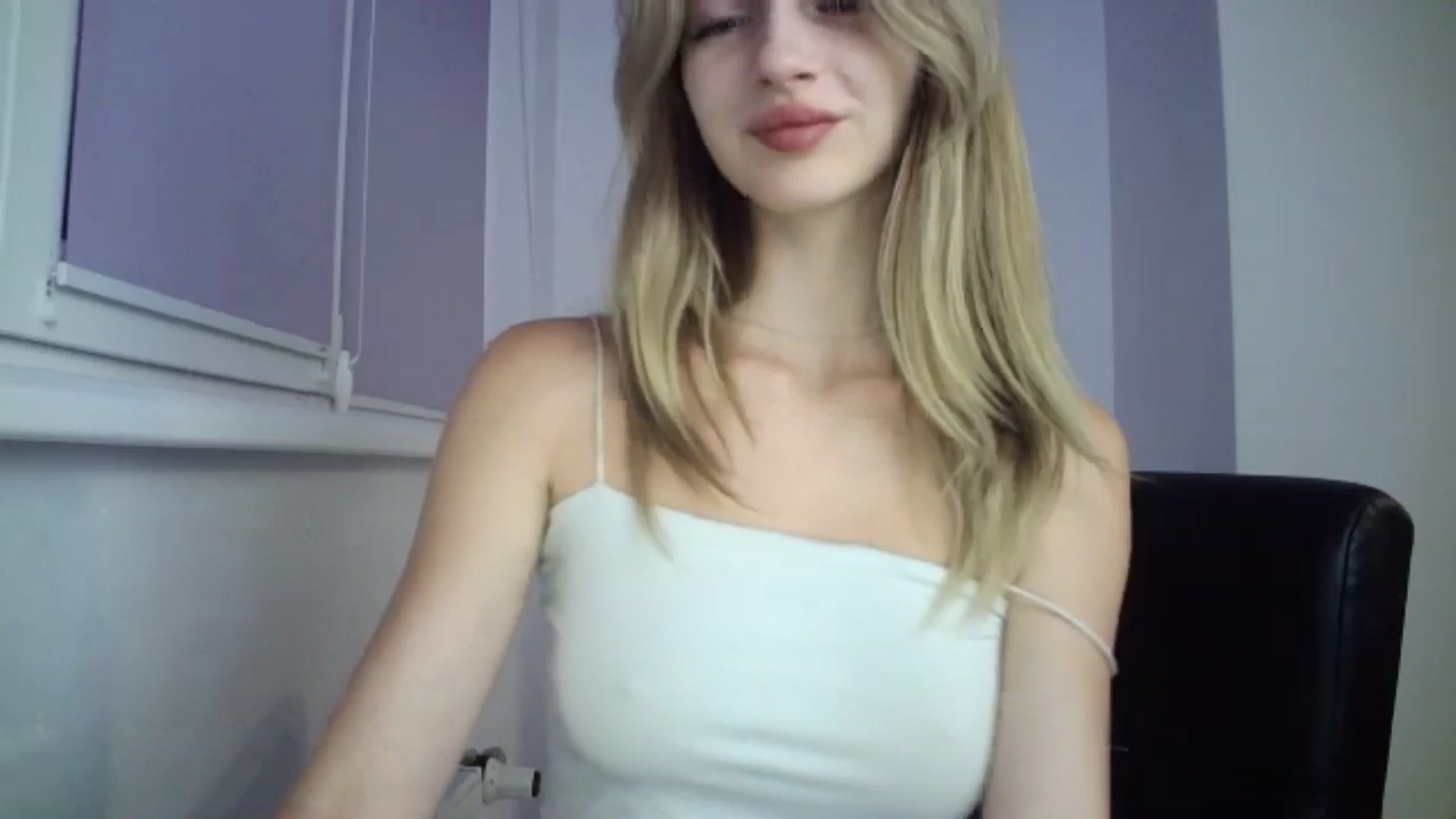 Gallery image thumbnail from MaryCoup's myfreecams stream on, 08/16/2024, 21:14 image 17 of 20