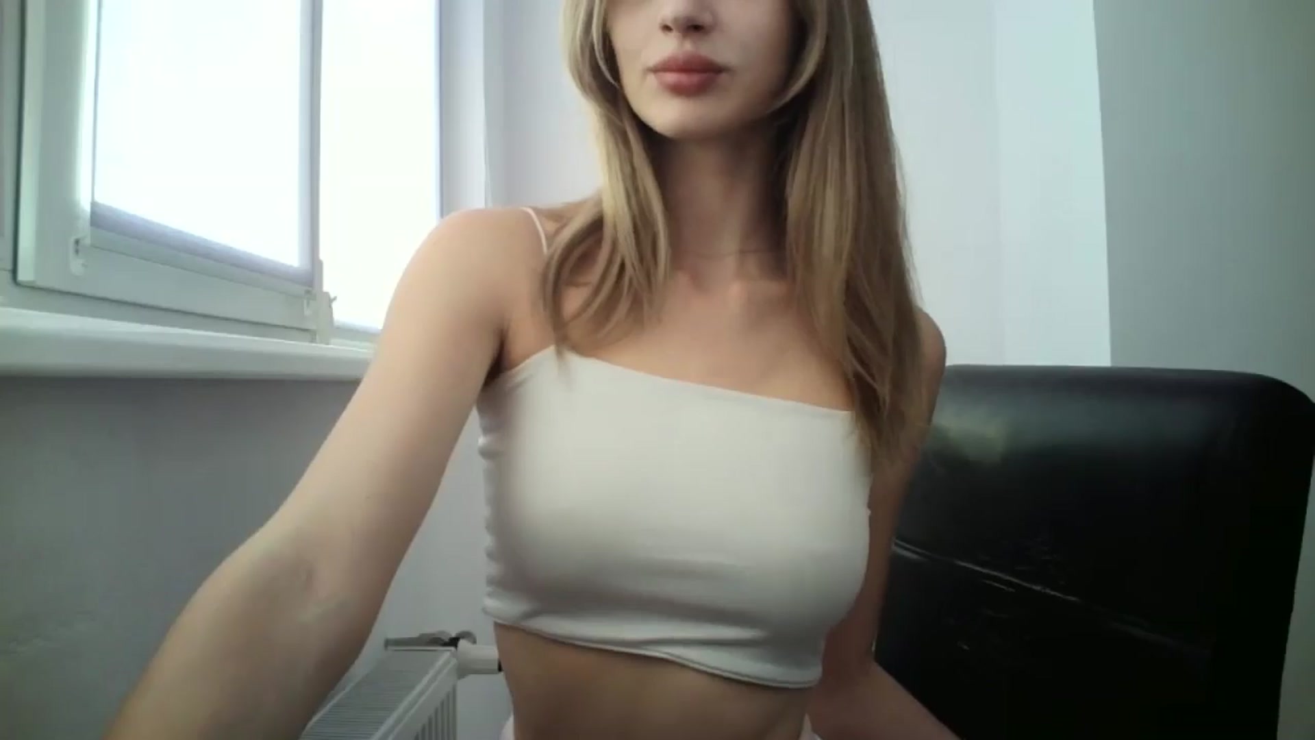 Gallery image thumbnail from MaryCoup's myfreecams stream on, 09/21/2024, 14:54 image 14 of 20