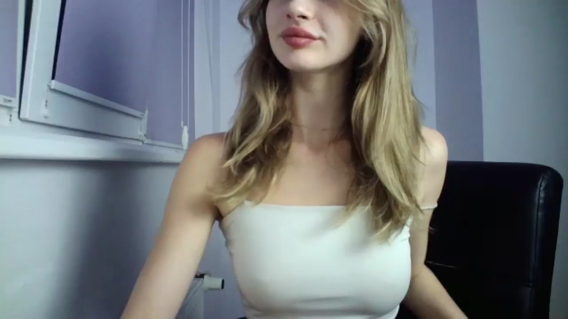 Gallery image thumbnail from MaryCoup's myfreecams stream on, 09/26/2024, 20:43 image 14 of 20