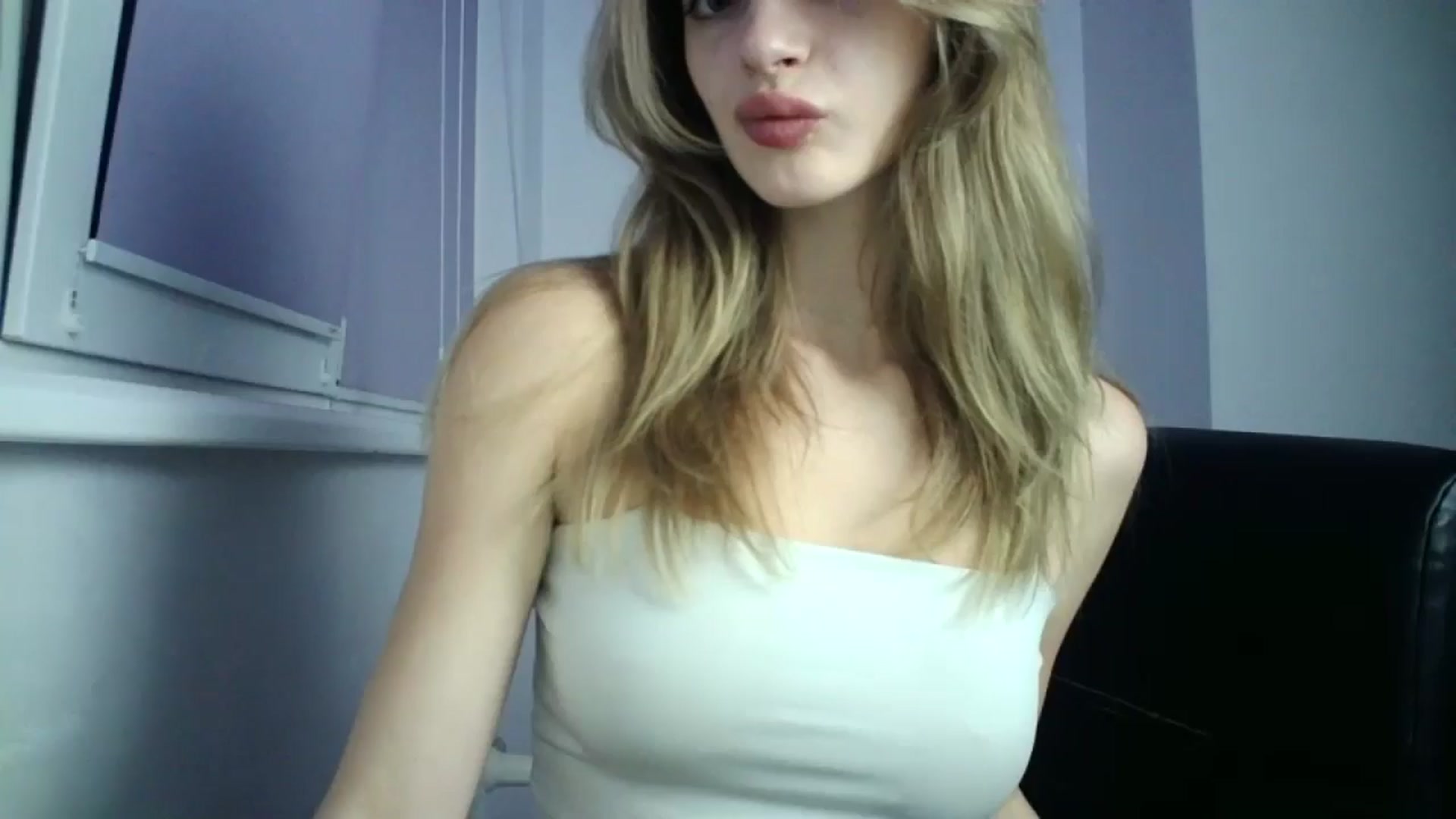 Gallery image thumbnail from MaryCoup's myfreecams stream on, 09/27/2024, 21:08 image 5 of 20