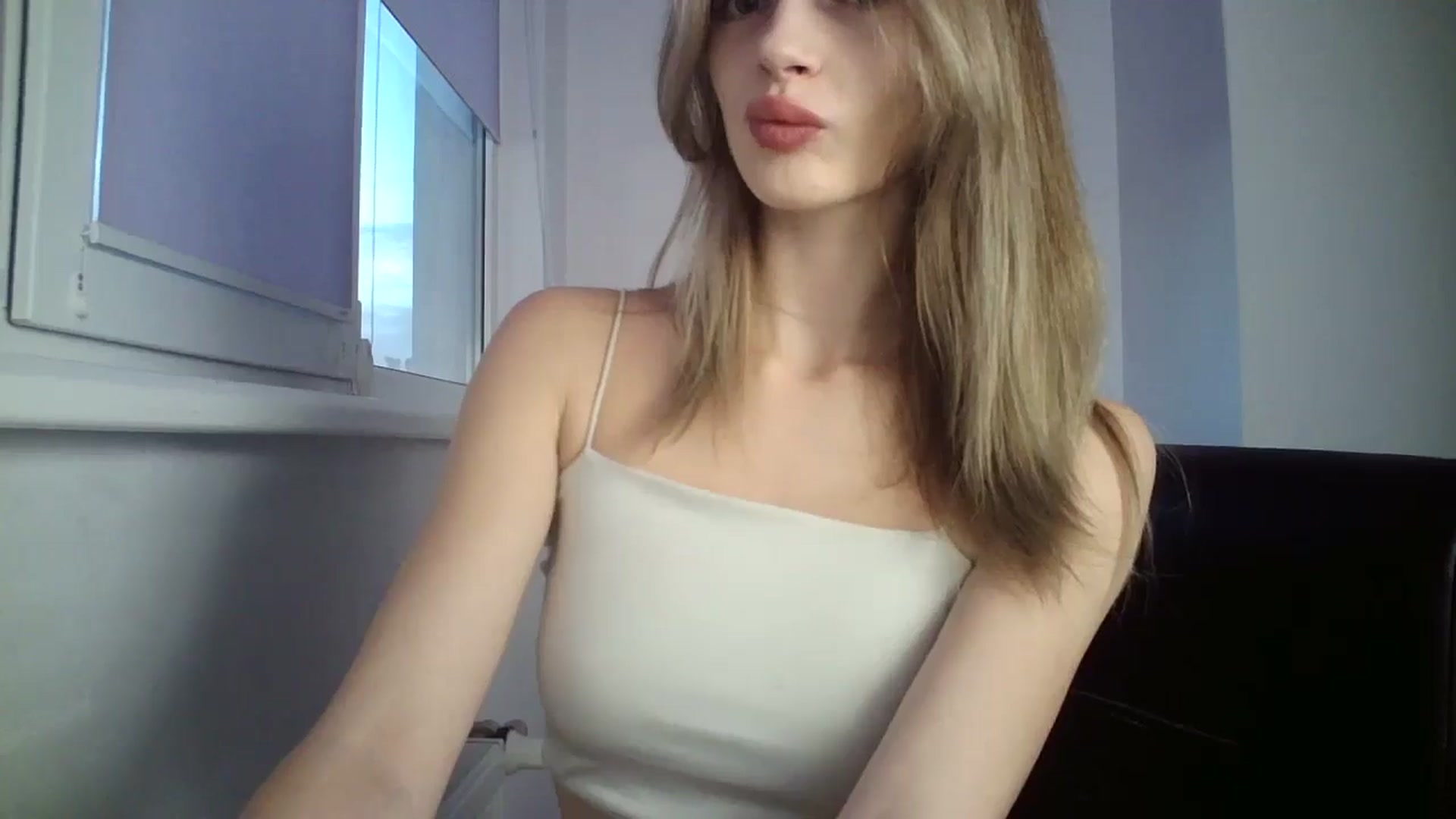 Gallery image thumbnail from MaryCoup's myfreecams stream on, 10/08/2024, 15:51 image 9 of 20