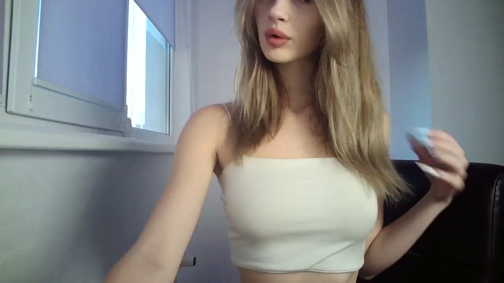 Gallery image thumbnail from MaryCoup's myfreecams stream on, 10/08/2024, 15:51 image 4 of 20