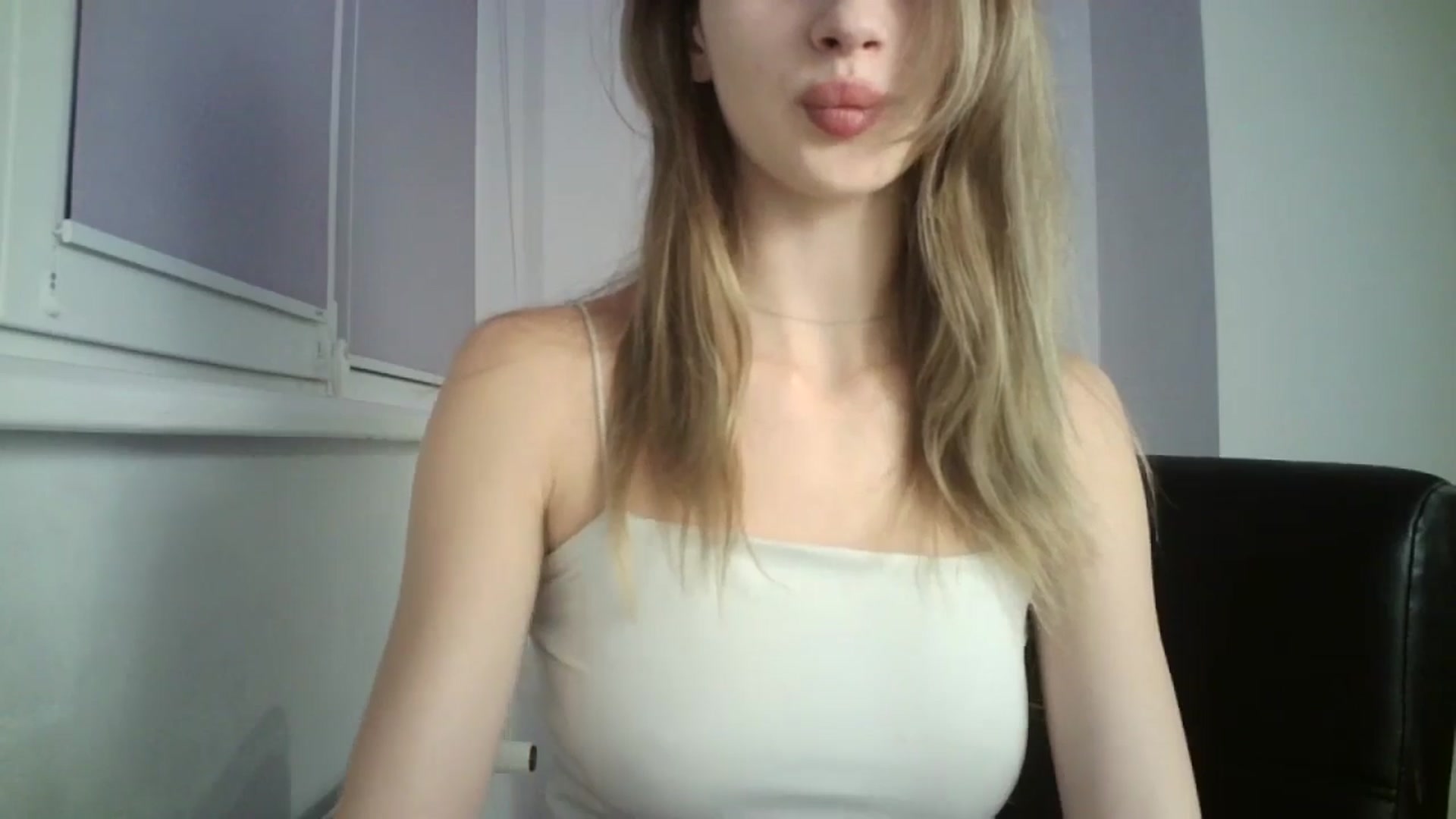 Gallery image thumbnail from MaryCoup's myfreecams stream on, 10/08/2024, 16:32 image 7 of 20