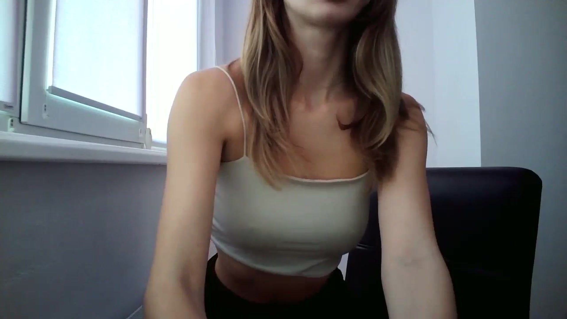 Gallery image thumbnail from MaryCoup's myfreecams stream on, 10/14/2024, 15:24 image 7 of 20