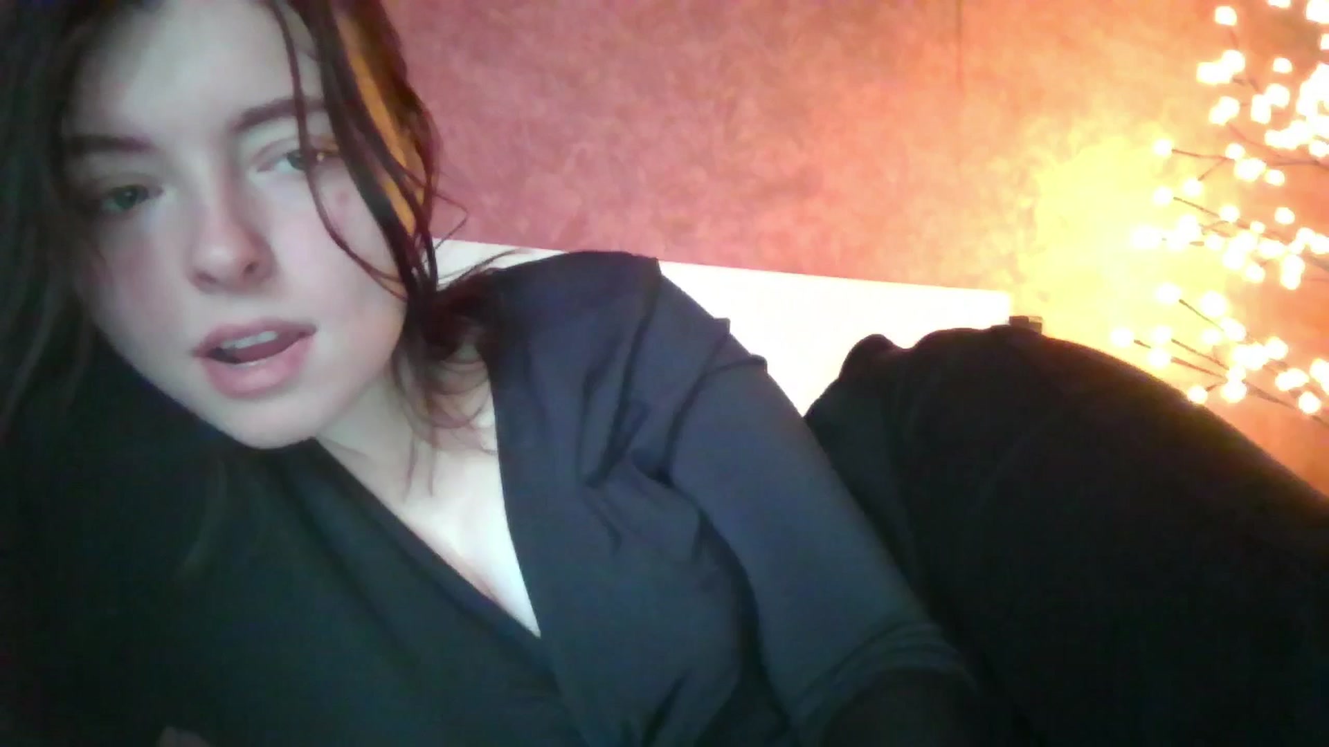 Gallery image thumbnail from MaryCut's myfreecams stream on, 11/27/2025, 10:27 image 17 of 20