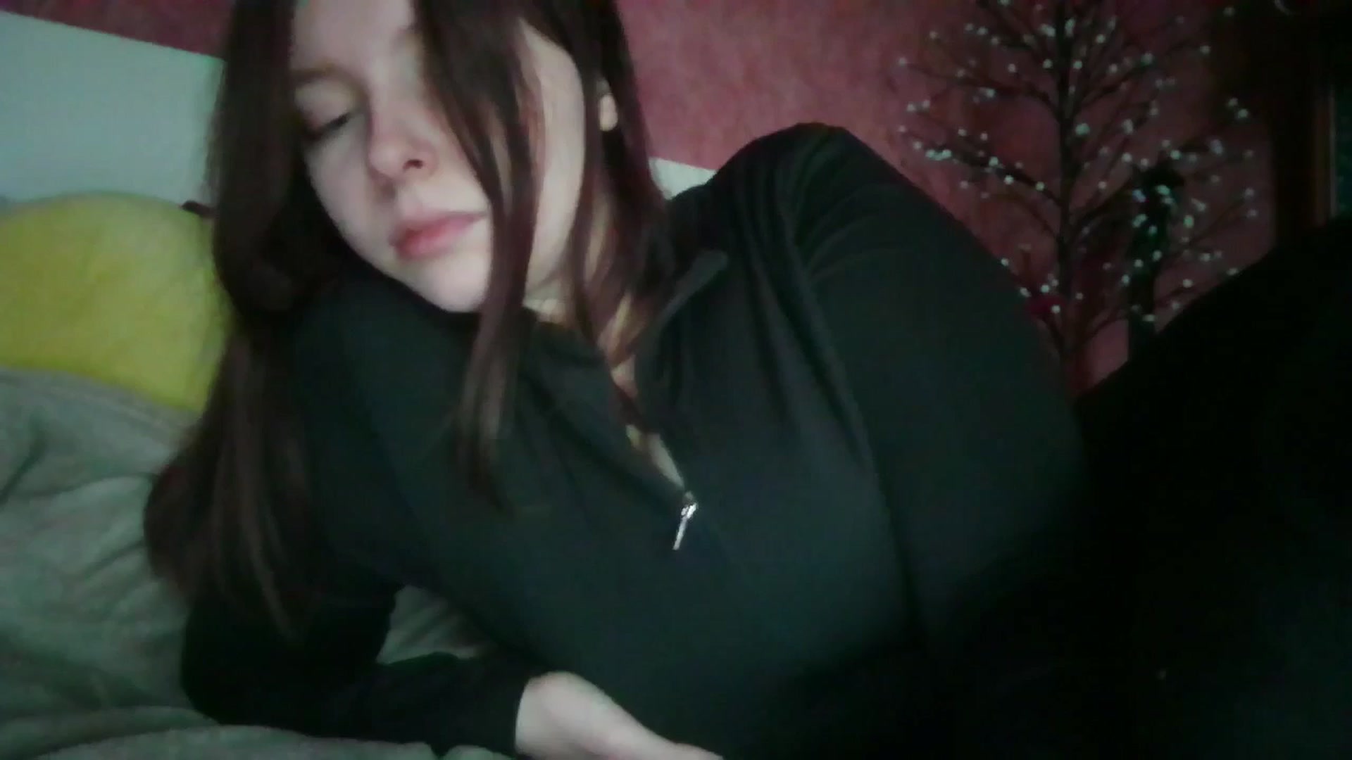 Gallery image thumbnail from MaryCut's myfreecams stream on, 12/22/2025, 12:51 image 19 of 20