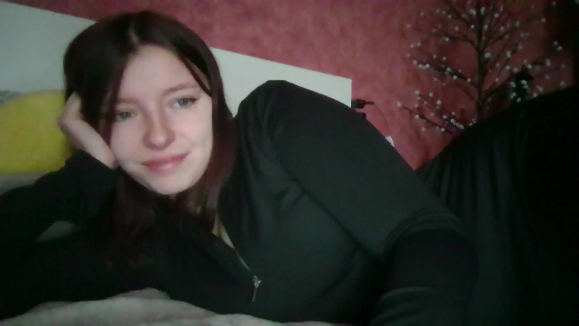 Gallery image thumbnail from MaryCut's myfreecams stream on, 12/22/2025, 12:51 image 4 of 20
