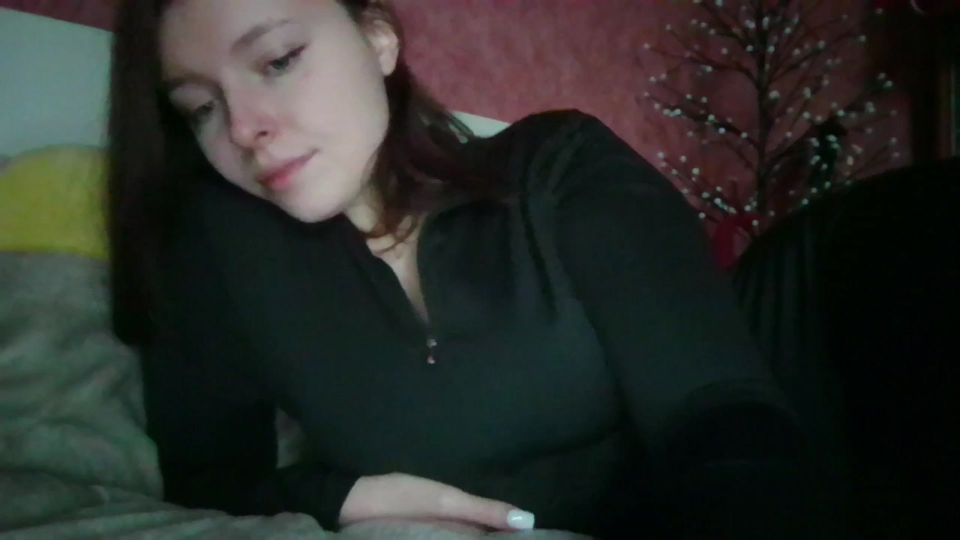 Gallery image thumbnail from MaryCut's myfreecams stream on, 12/22/2025, 12:51 image 9 of 20