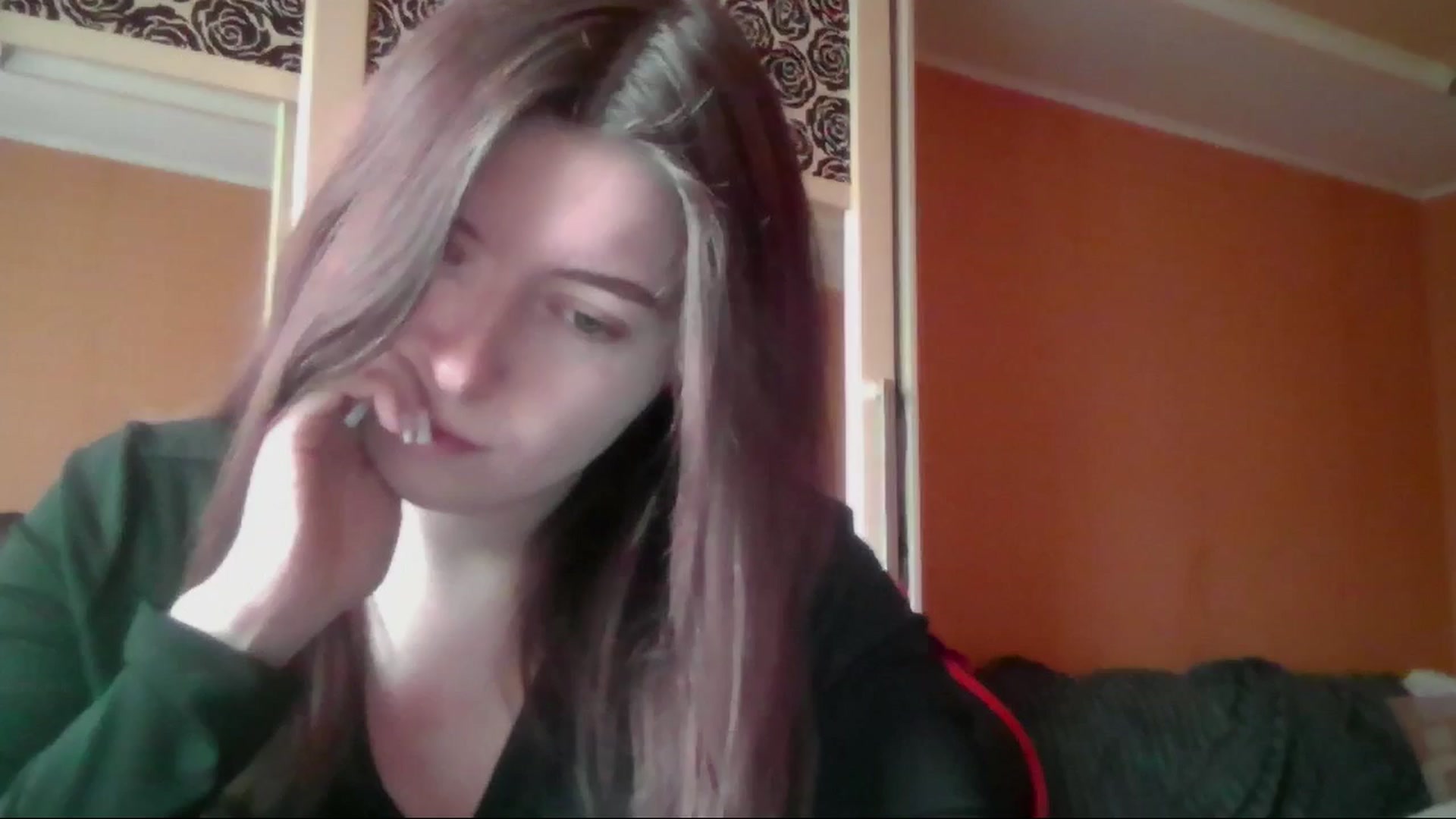 Gallery image thumbnail from MaryCut's myfreecams stream on, 03/18/2026, 13:04 image 14 of 20