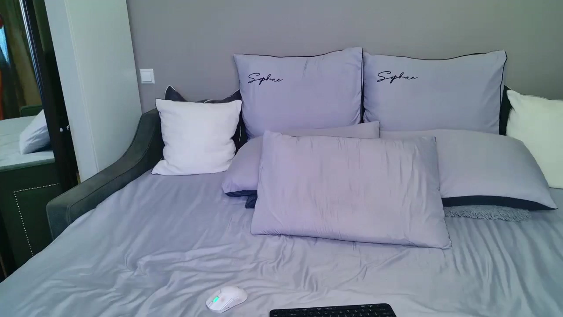 Gallery image thumbnail from MaryLight's myfreecams stream on, 04/21/2025, 16:01 image 12 of 20