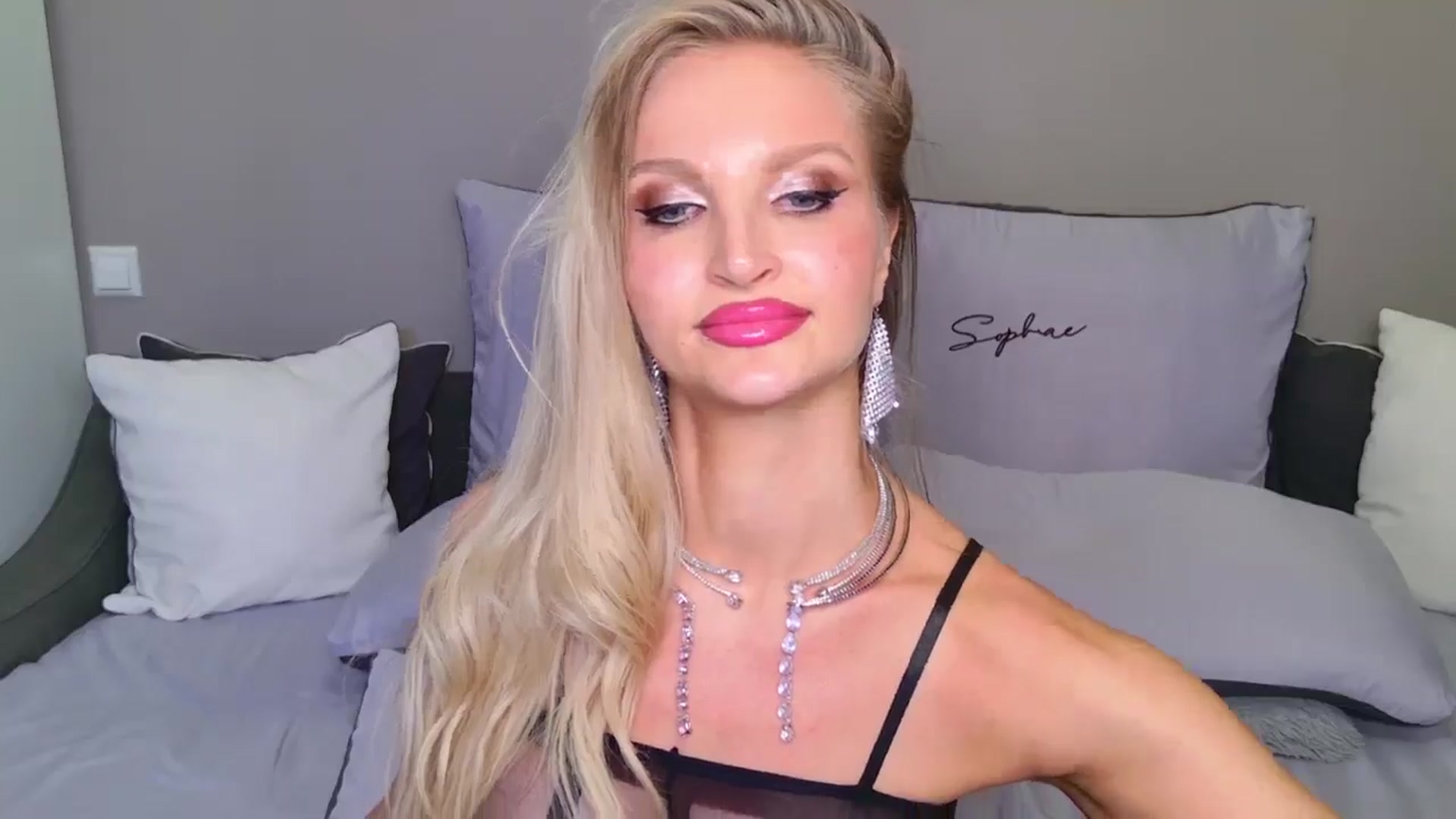 Gallery image thumbnail from MaryLight's myfreecams stream on, 05/10/2025, 19:21 image 10 of 20