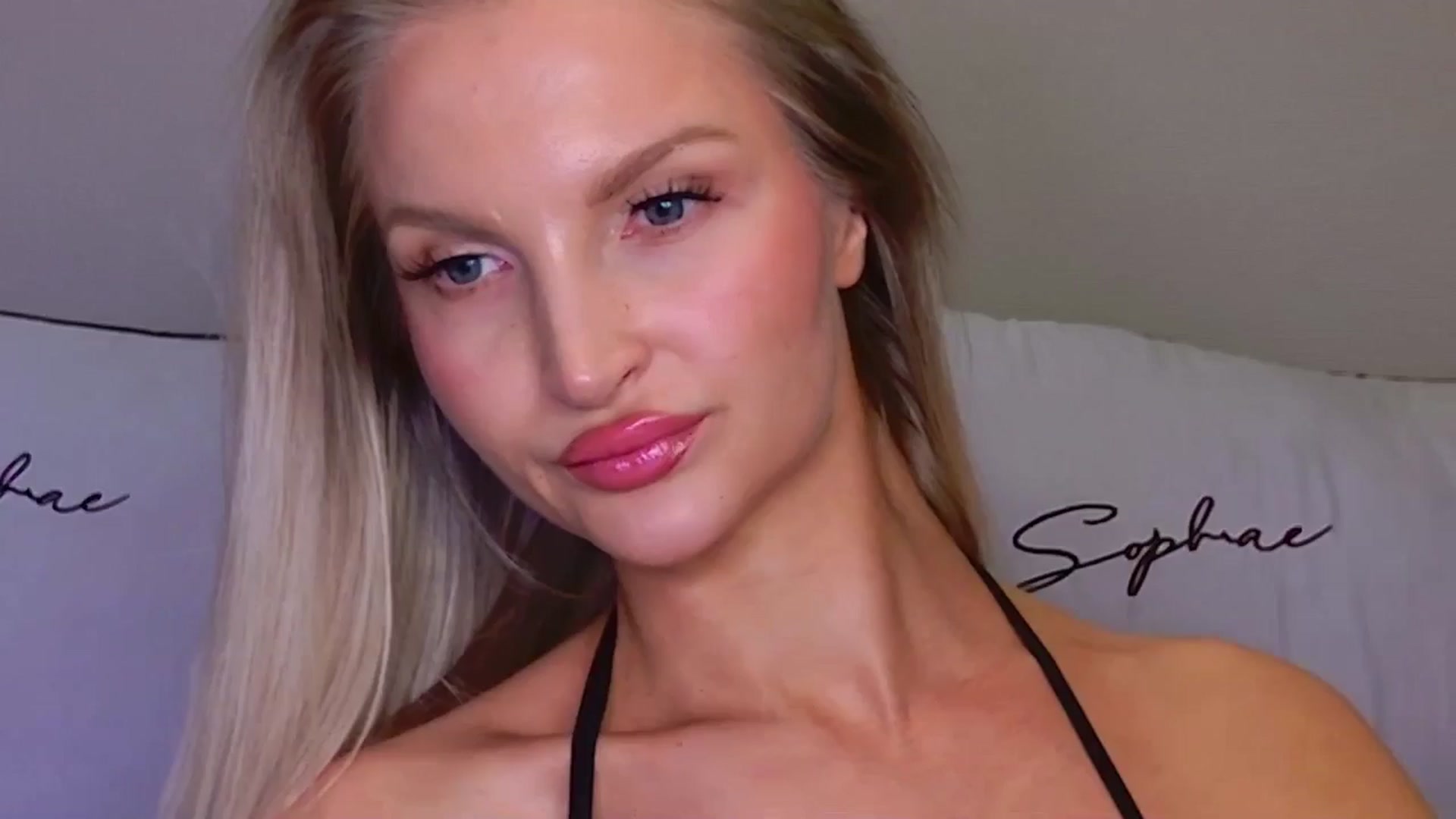 Gallery image thumbnail from MaryLight's myfreecams stream on, 05/02/2026, 01:40 image 4 of 20