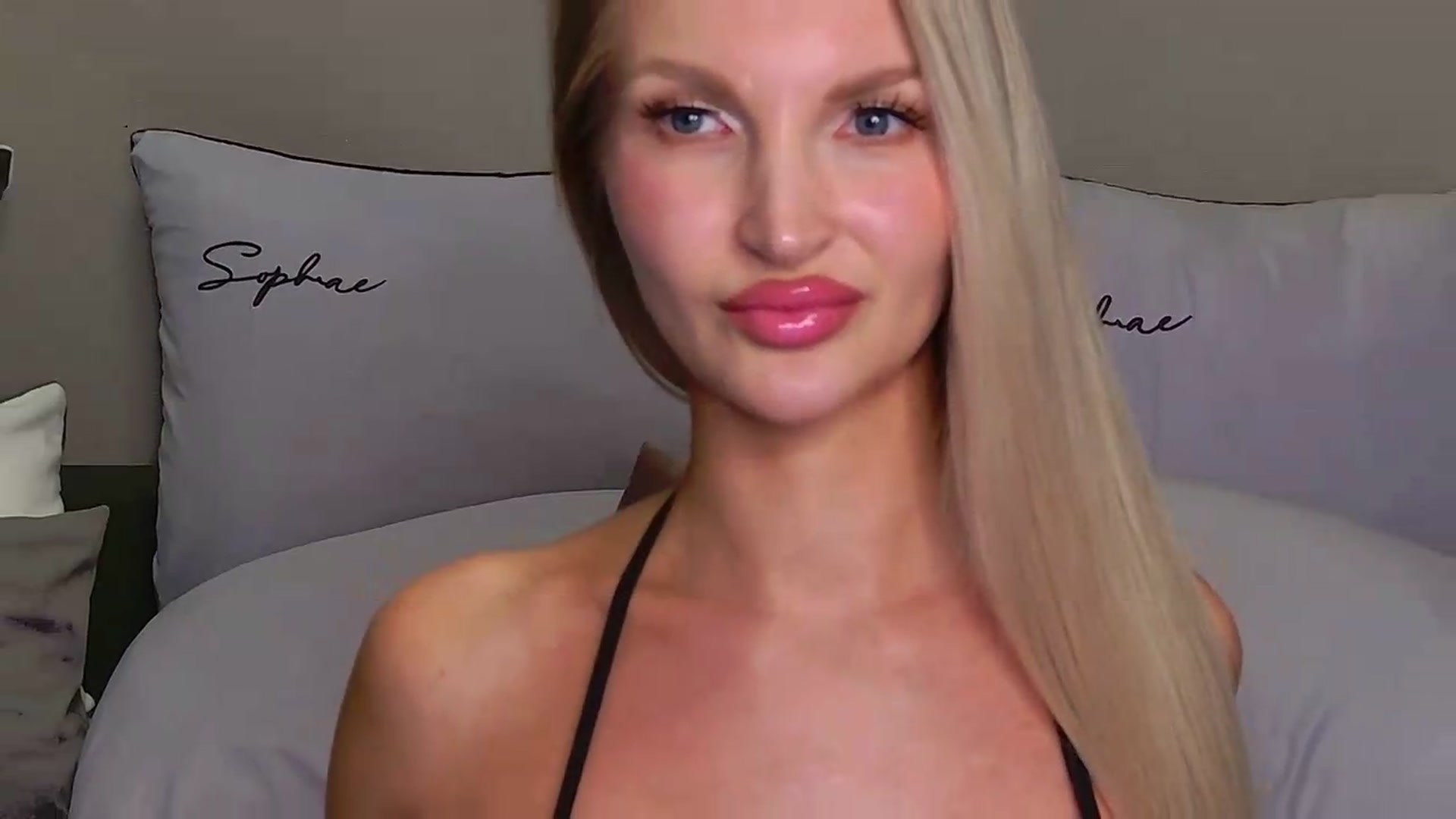 Gallery image thumbnail from MaryLight's myfreecams stream on, 05/03/2026, 22:26 image 8 of 20