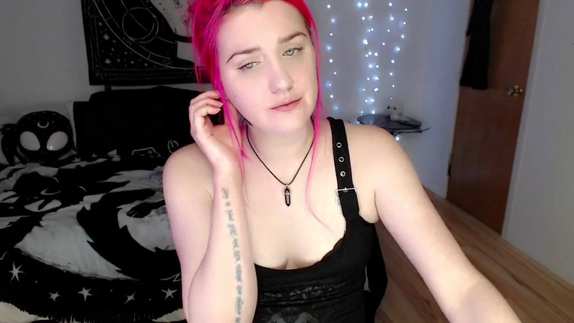 Gallery image thumbnail from MaryMary_'s myfreecams stream on, 09/11/2025, 04:52 image 18 of 20