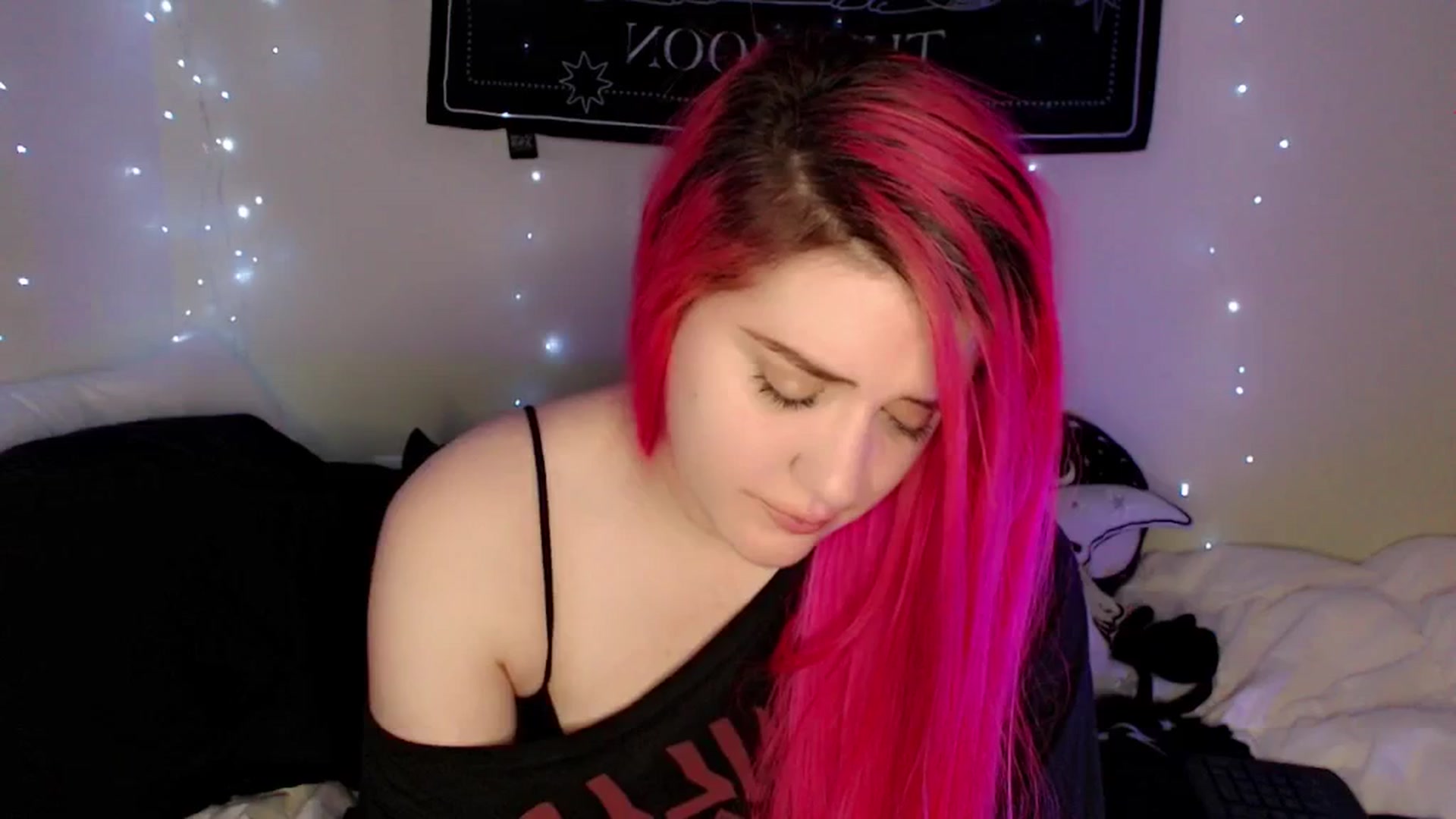 Gallery image thumbnail from MaryMary_'s myfreecams stream on, 02/14/2026, 07:33 image 12 of 20
