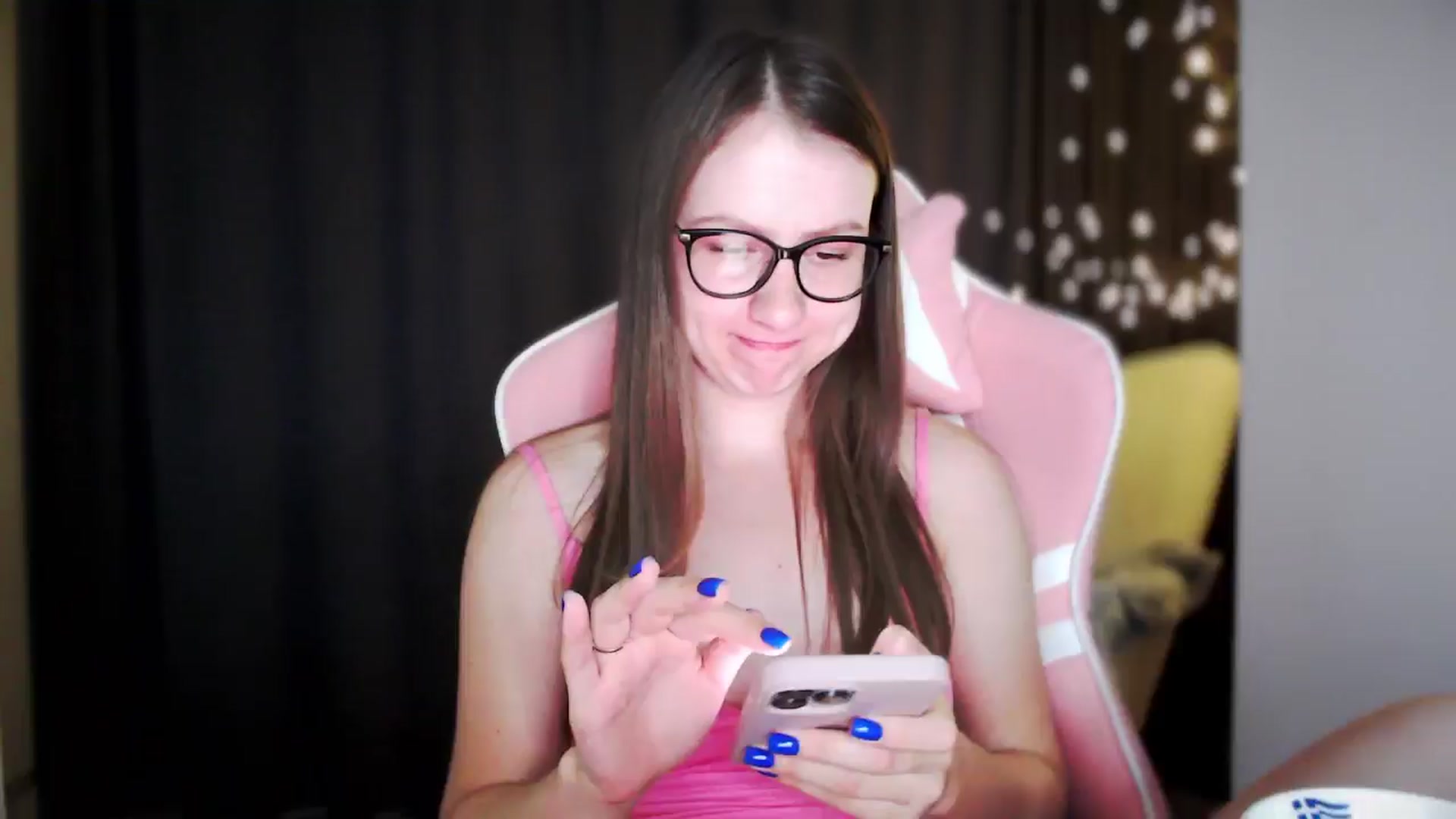 Gallery image thumbnail from MaryMe_'s myfreecams stream on, 07/10/2024, 24:02 image 9 of 20