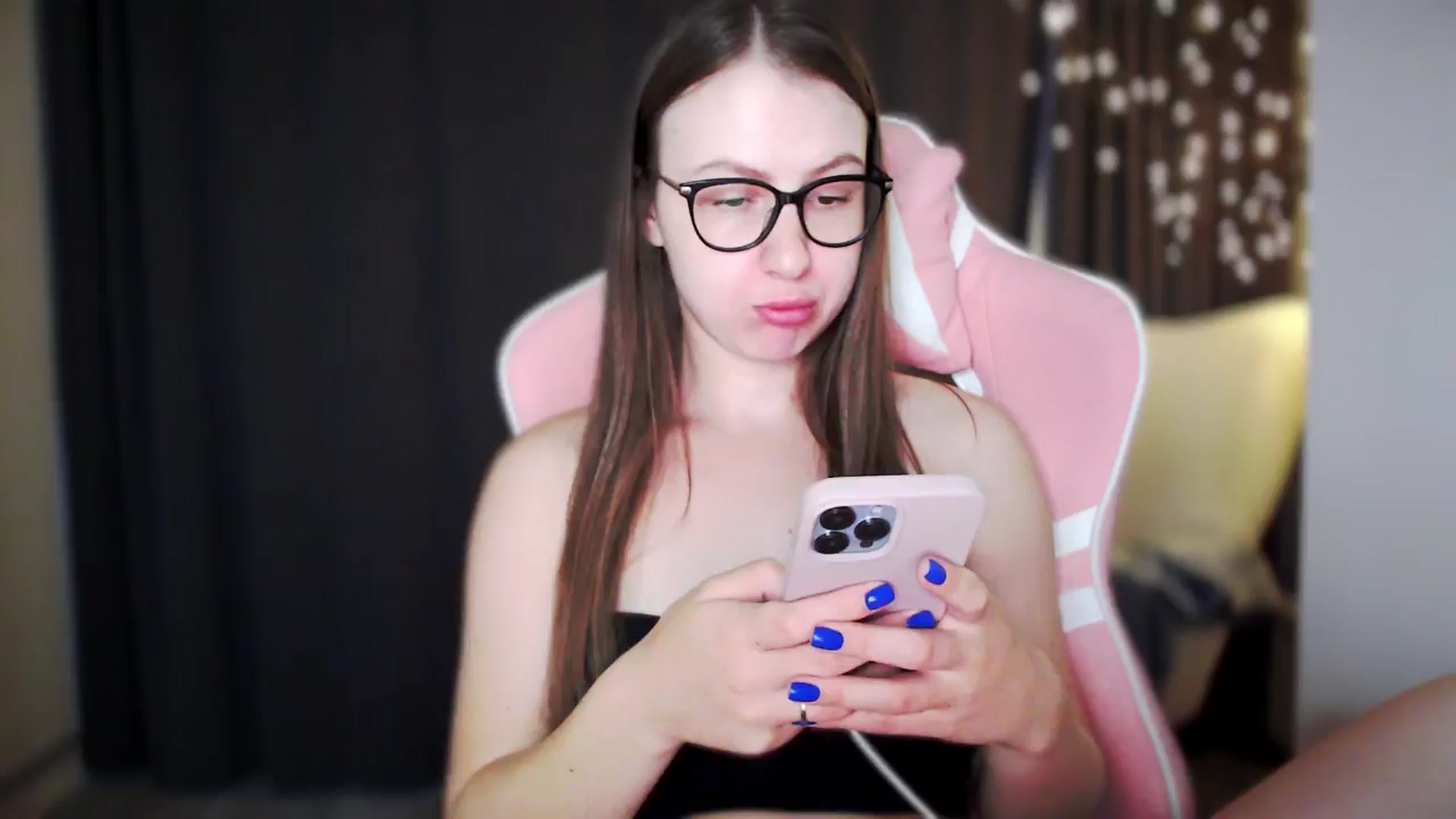 Gallery image thumbnail from MaryMe_'s myfreecams stream on, 07/14/2024, 02:29 image 10 of 20