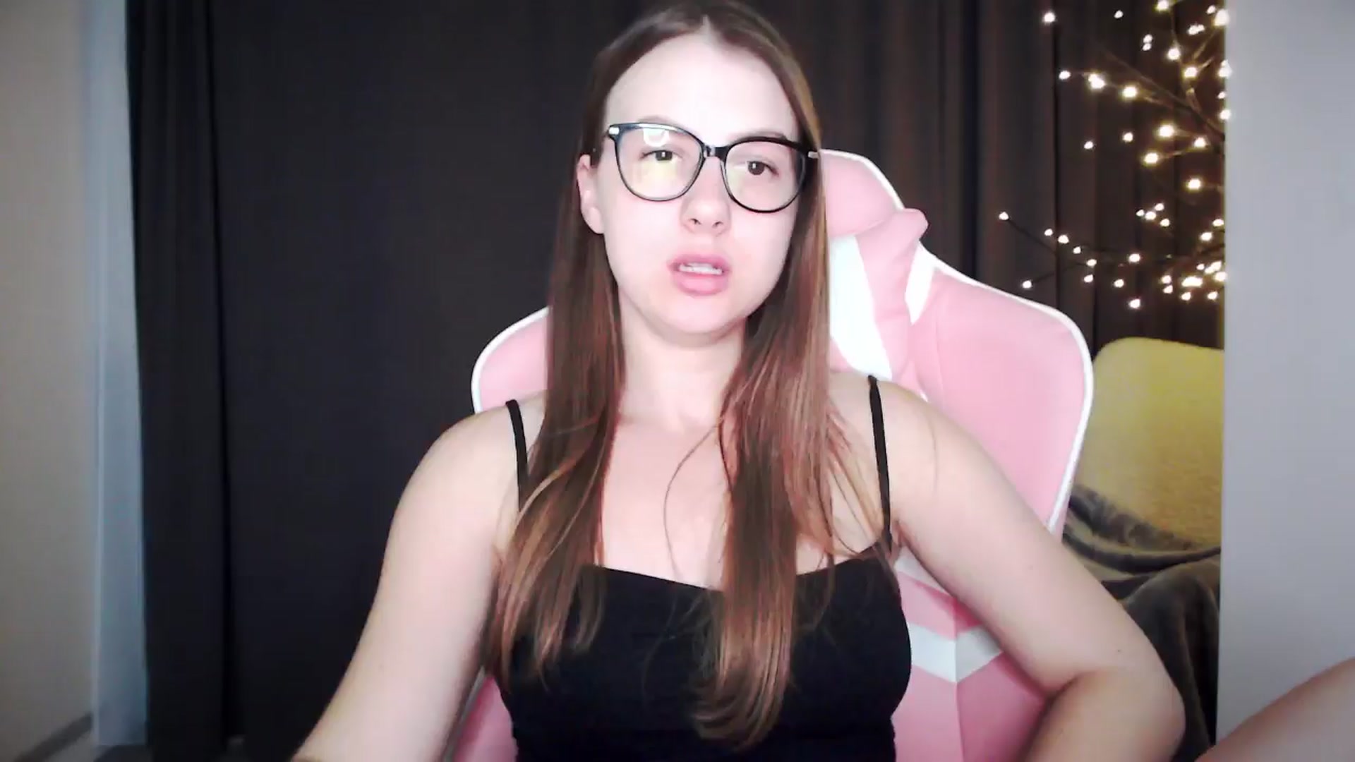 Gallery image thumbnail from MaryMe_'s myfreecams stream on, 08/02/2024, 23:23 image 8 of 20