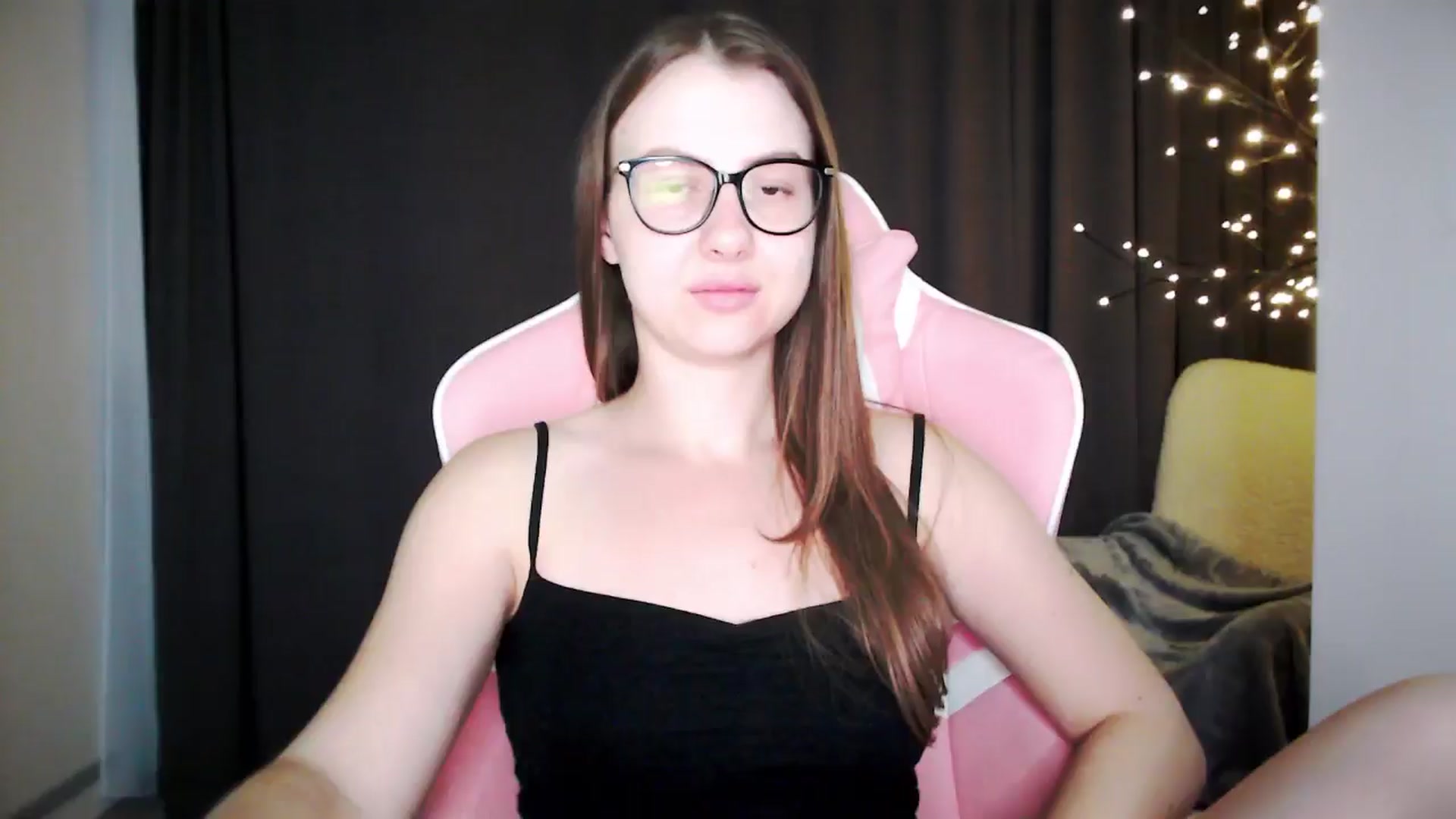 Gallery image thumbnail from MaryMe_'s myfreecams stream on, 08/02/2024, 23:23 image 18 of 20