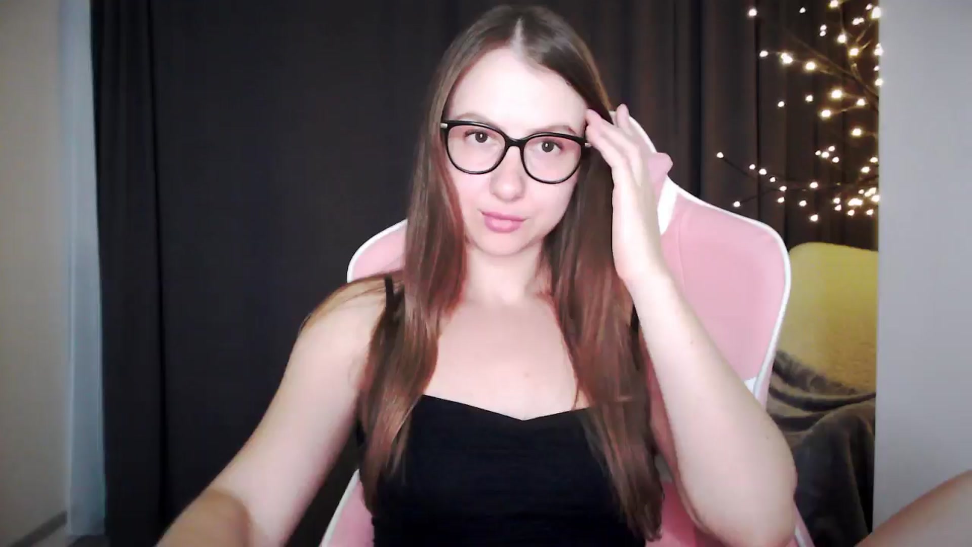 Gallery image thumbnail from MaryMe_'s myfreecams stream on, 08/02/2024, 23:23 image 3 of 20