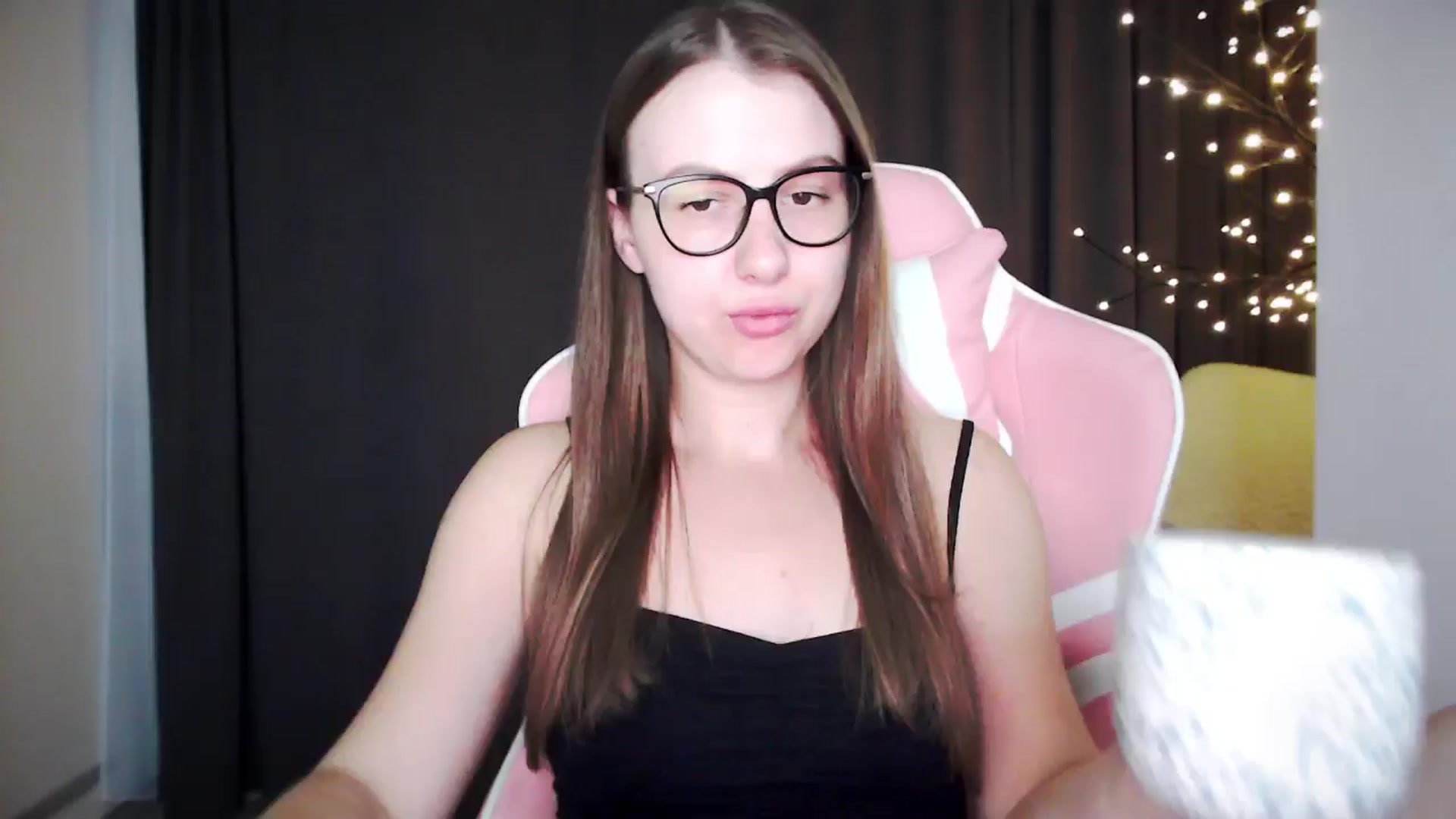 Gallery image thumbnail from MaryMe_'s myfreecams stream on, 08/02/2024, 23:23 image 2 of 20