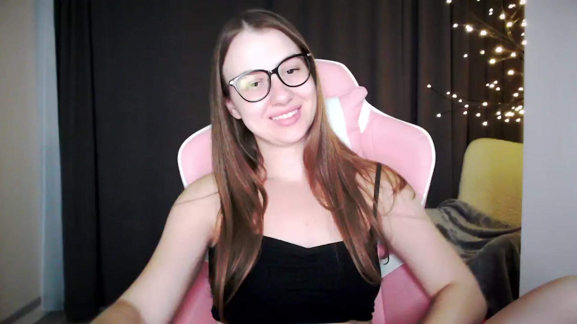 Gallery image thumbnail from MaryMe_'s myfreecams stream on, 08/03/2024, 24:30 image 8 of 20